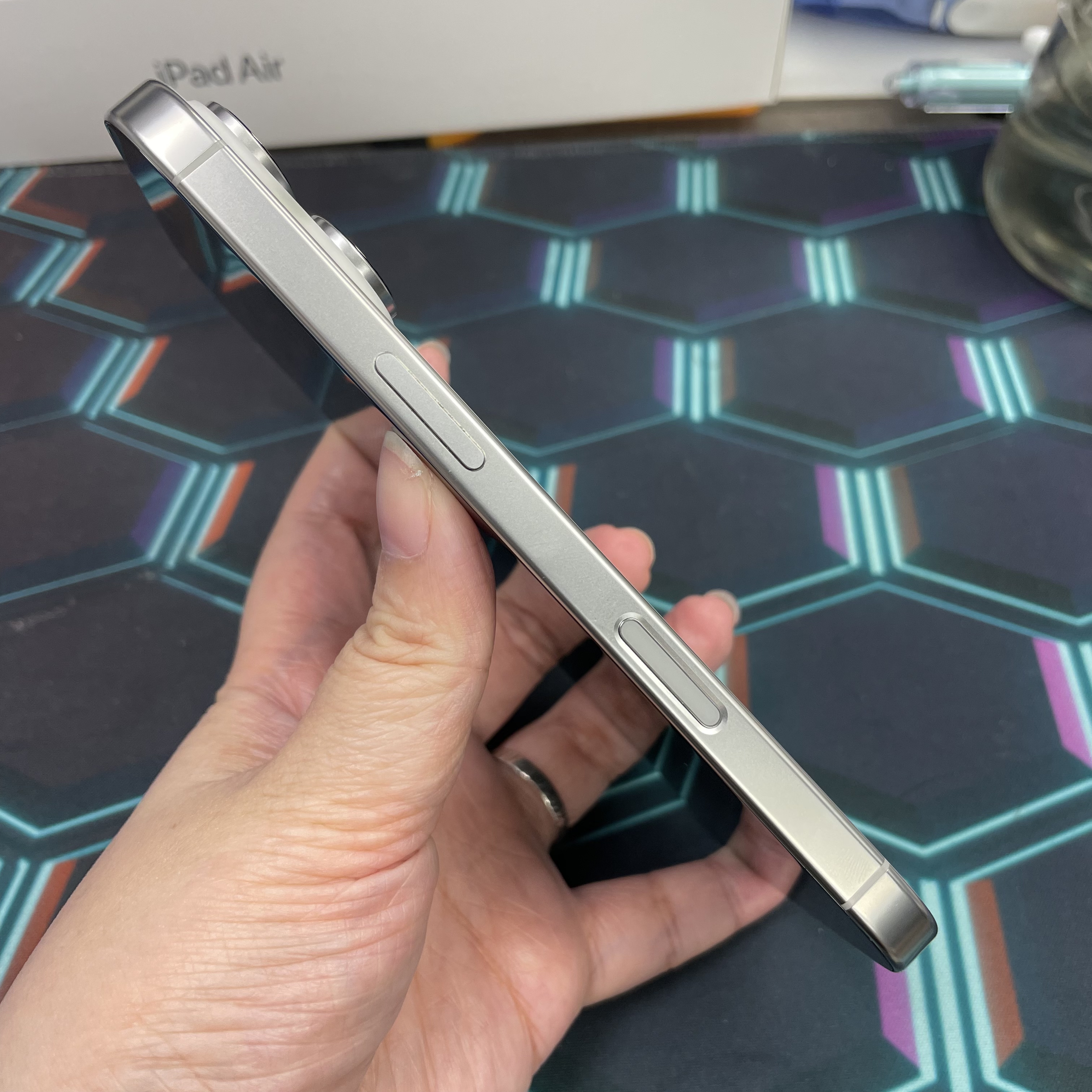 *8082 16 Pro 勁靚機 256GB 電81 白色 white