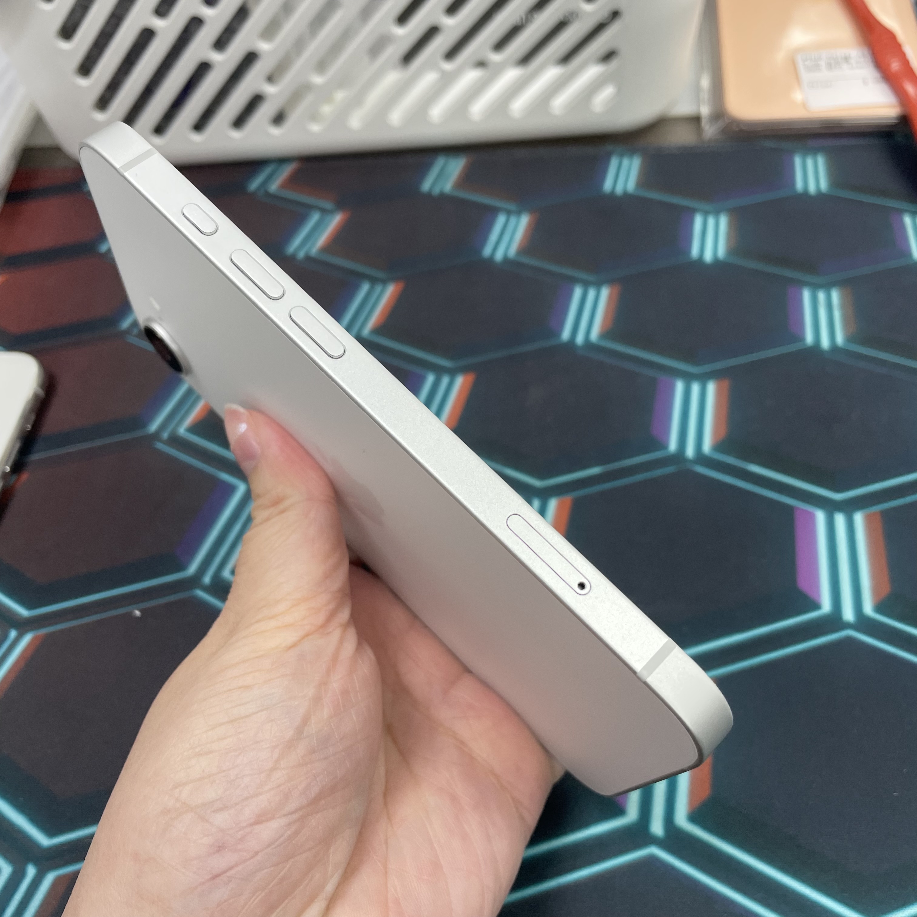 *7696 16e 完美機 128GB 電92 白色 white