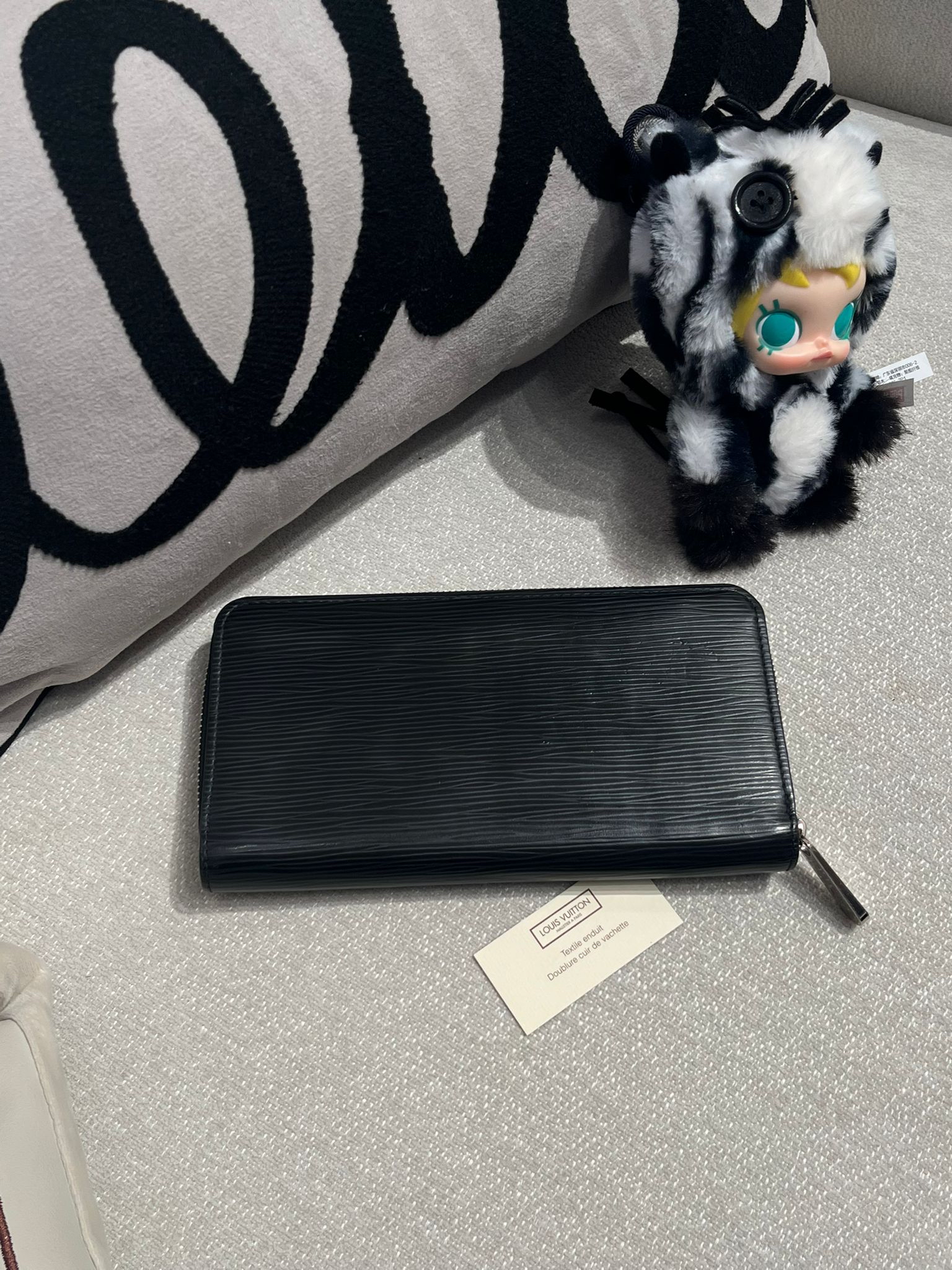 Lv epi leather long wallet  100%Authentic ,95%new✅box 