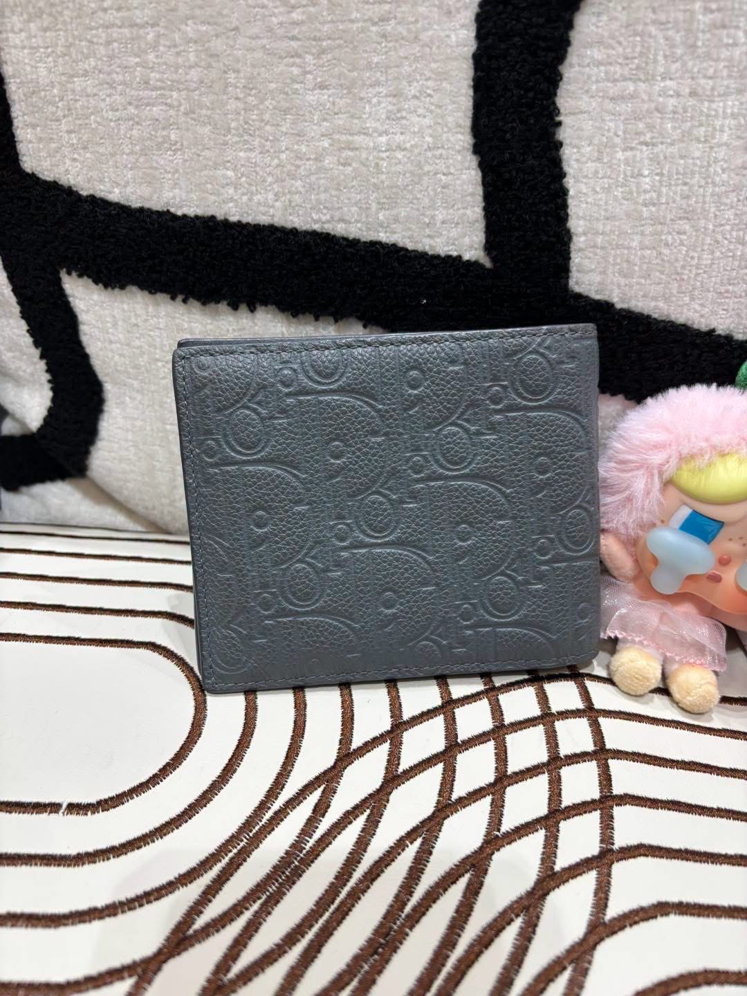 Dior wallet calfskin 100%Authentic, 99%new✅box