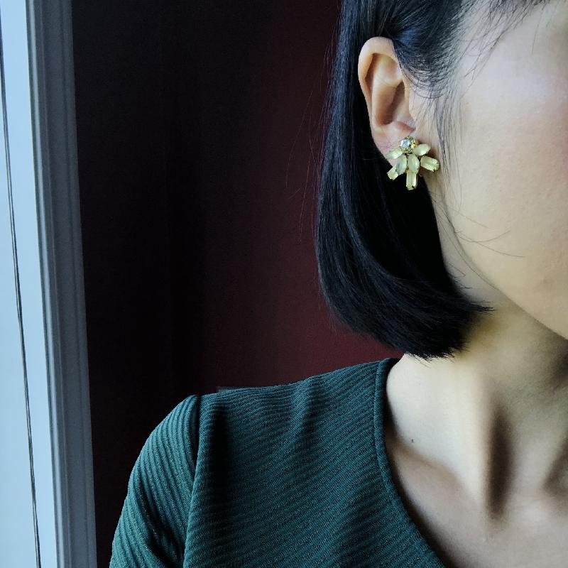 Vintage 1950s Light Yellow Frosted Glass Brooch & Screwback Earrings Set (MT1309)