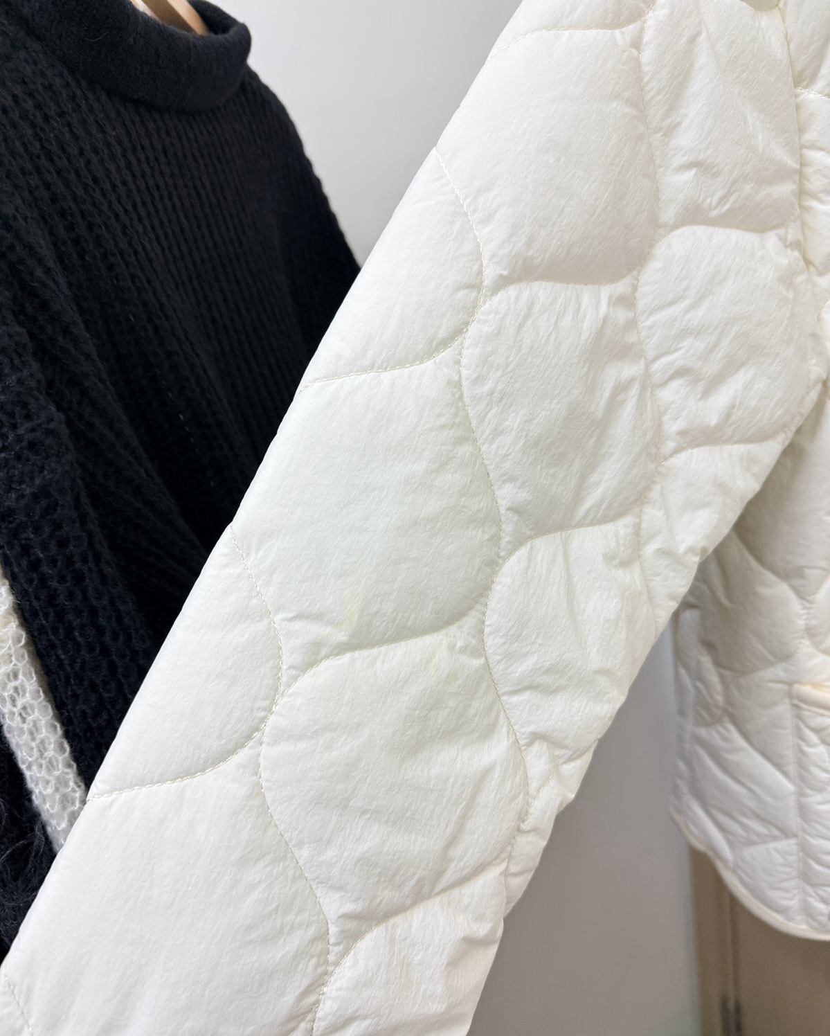 夾棉拼燈芯絨外套（左邊手袖有一小處微污積）