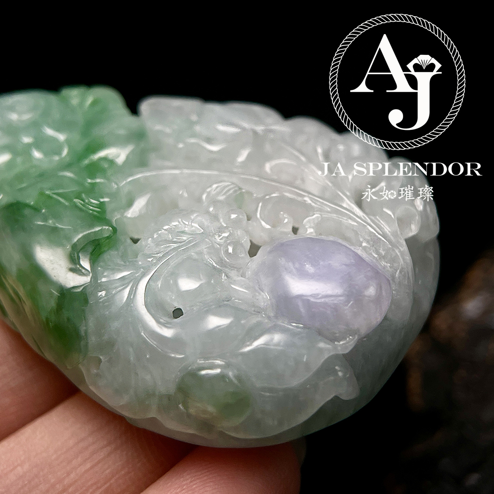 JN-3366 天然翡翠A玉 大師級鏤空精雕俏色春彩雙魚福壽映荷吊墜