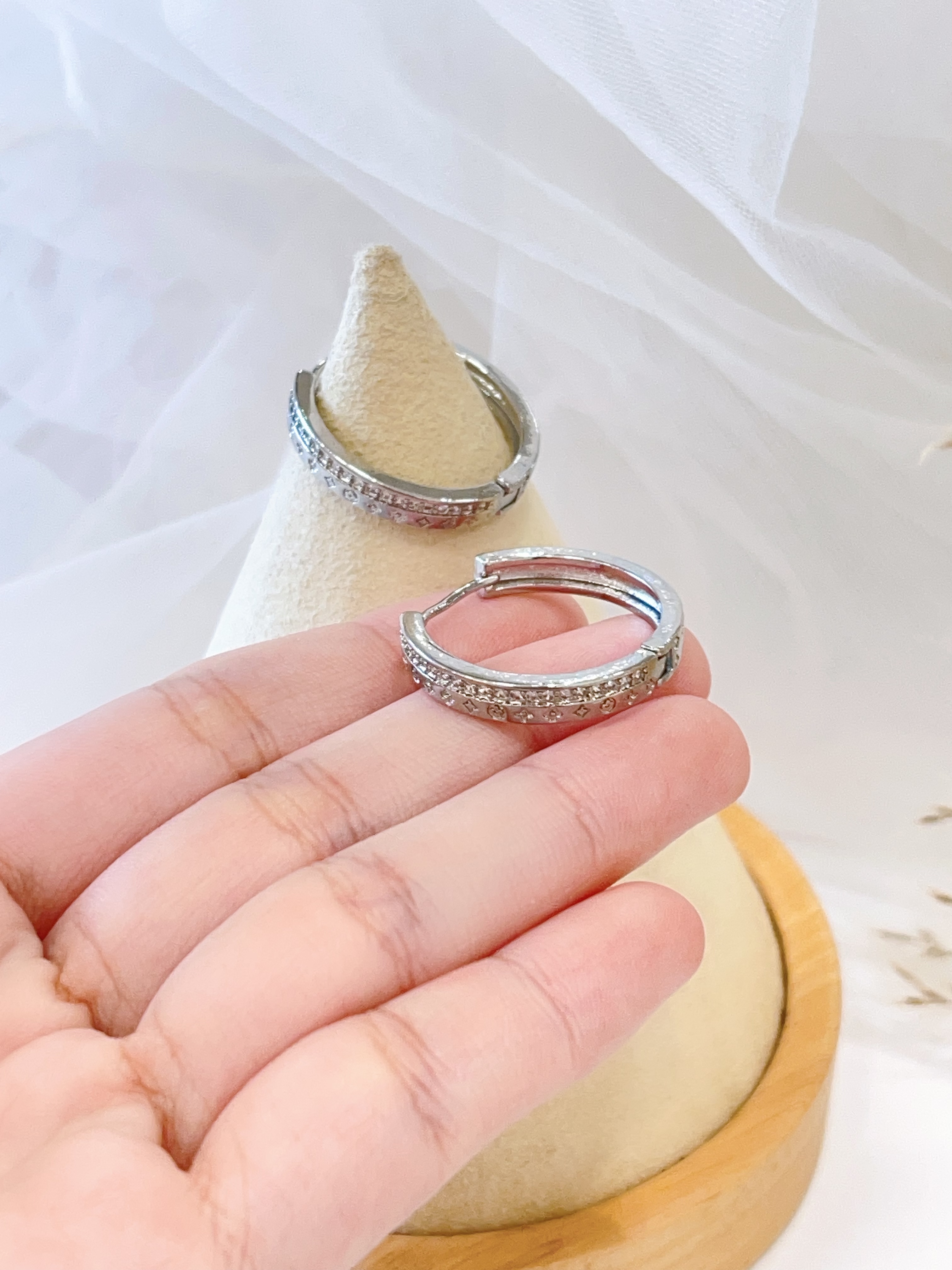 通勤必入！高级感小钻耳环