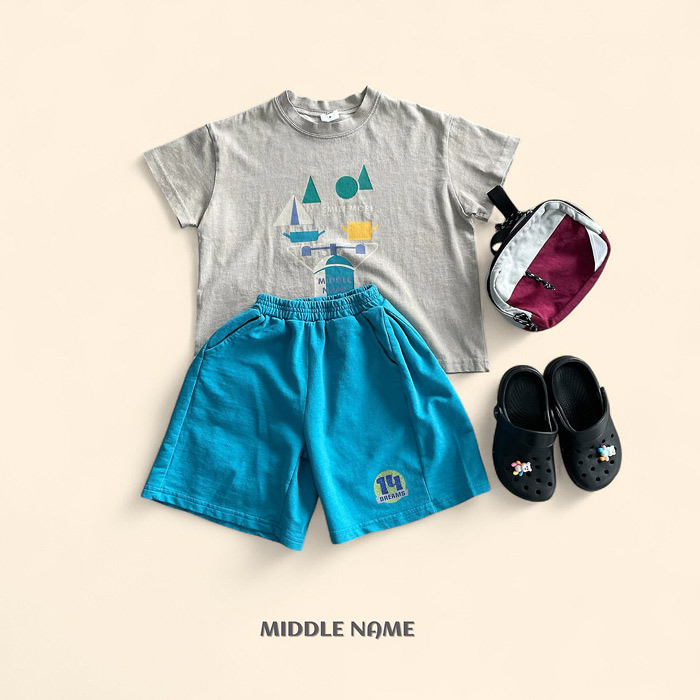 🇰🇷middle name tee