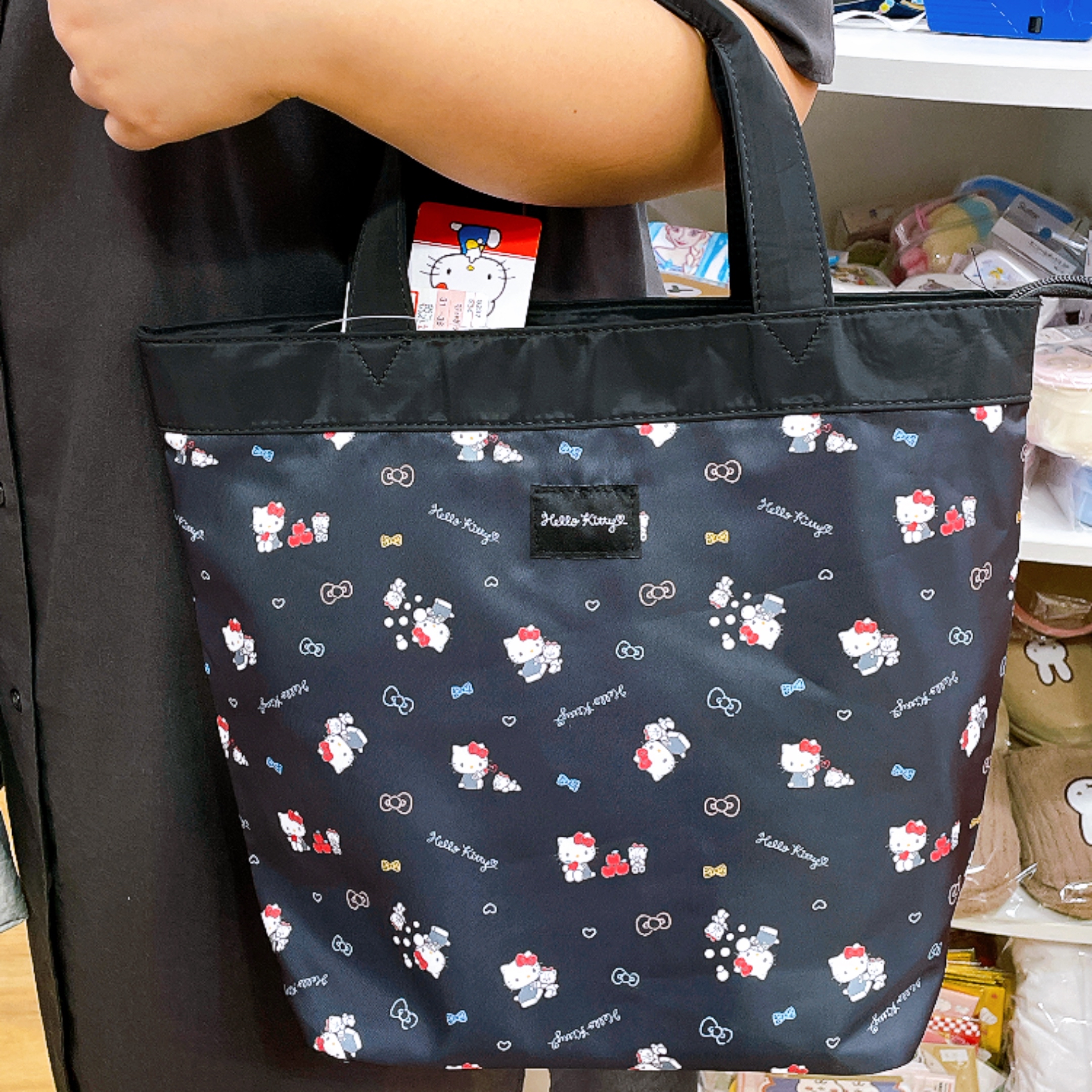 日本直送kitty 手挽袋  有拉鍊  適合日常