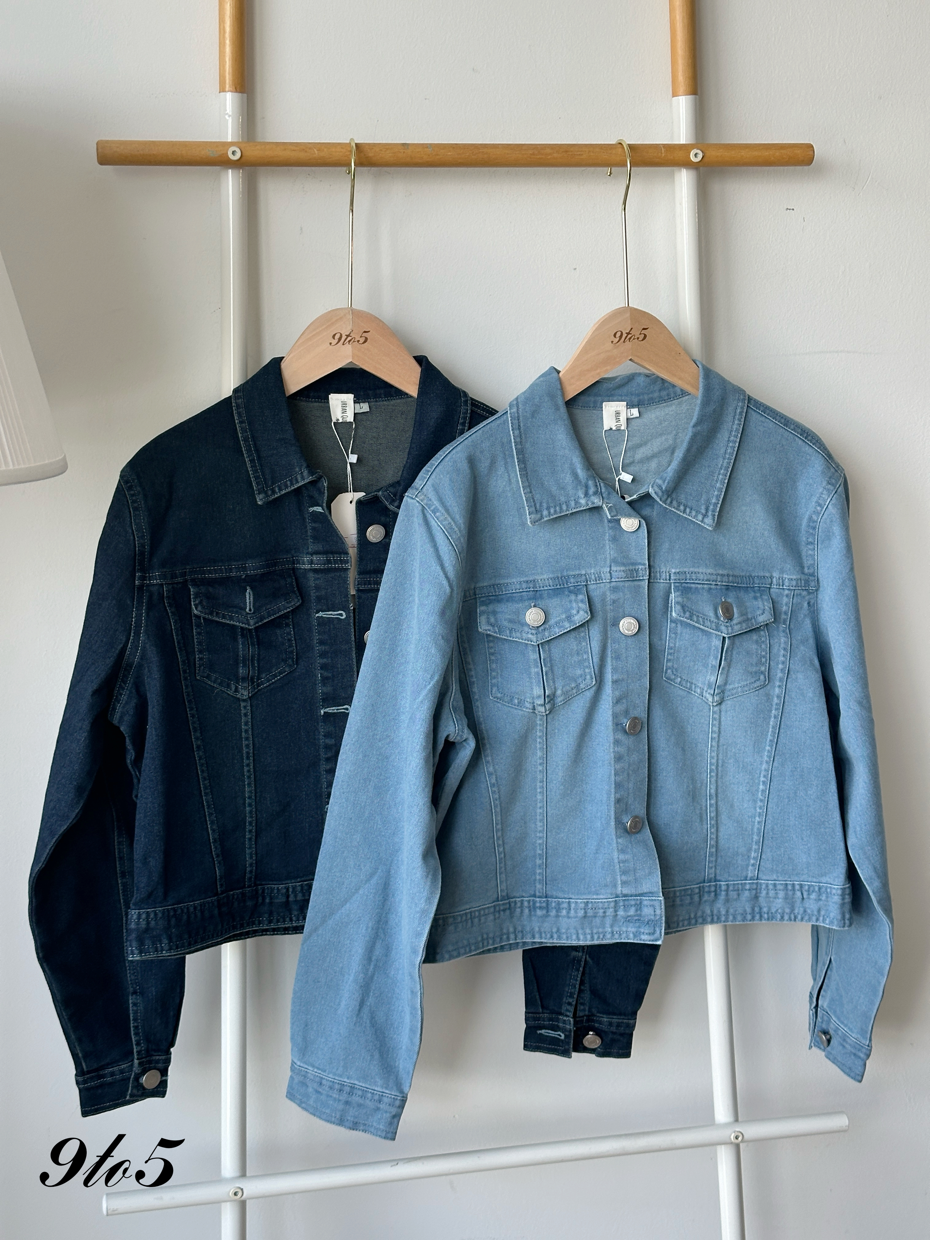 T4182 Vintage Denim Jacket - Dark Blue & Light Blue