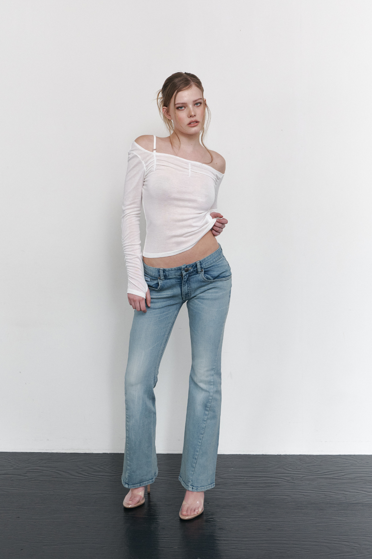 pleaseNOFOLLOW - Halo Unbal Shirring Long Sleeve Top (White)