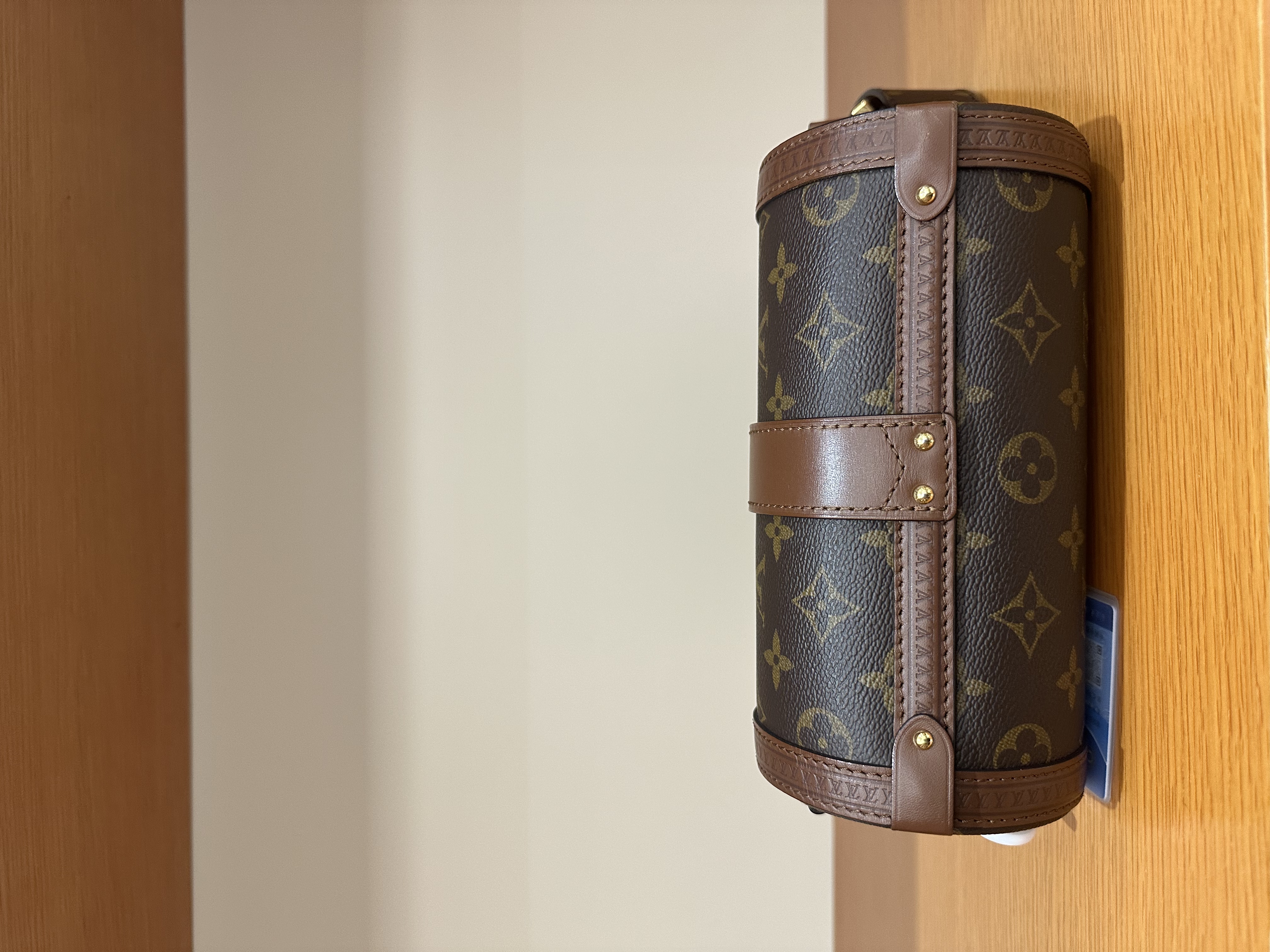 直播貨品 |  [1個-$100 2個-$300］HH08