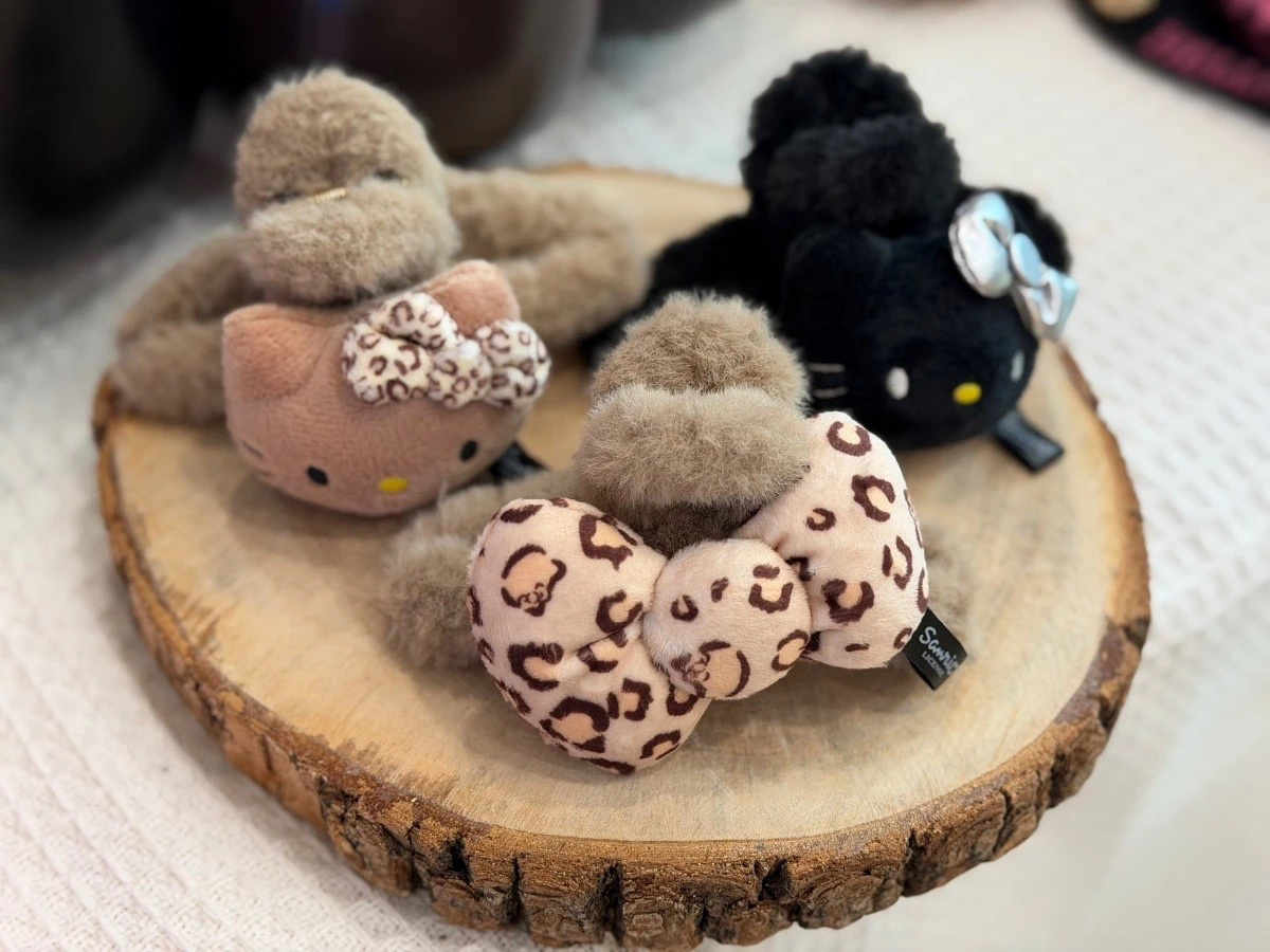 （約6月尾到貨）🇹🇼台灣超商限定 限量長腿 Kitty 鯊魚夾髮飾💕