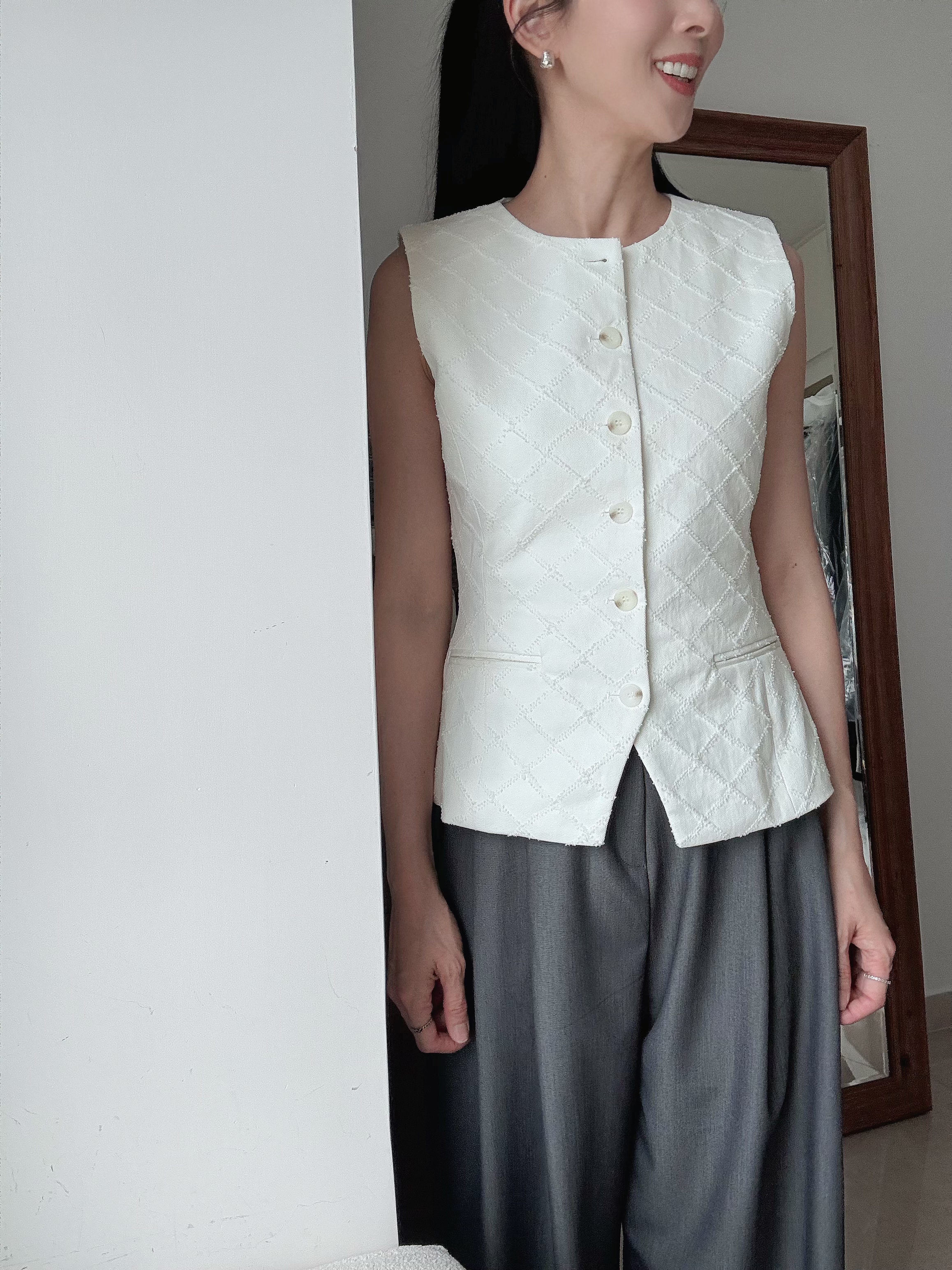 MARGOT Elegant Diamond Vest
