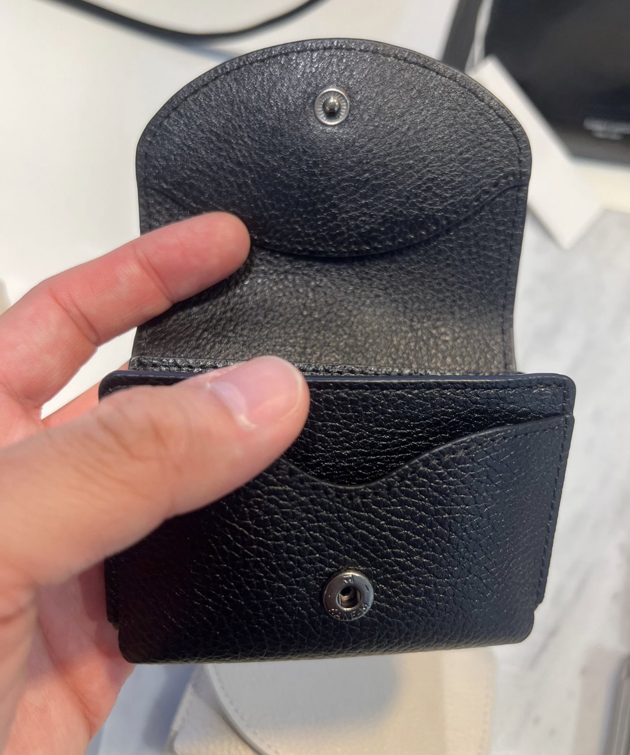 💟現貨💟🇰🇷韓國bucks & leather 牛皮三摺迷你卡片銀包-黑色