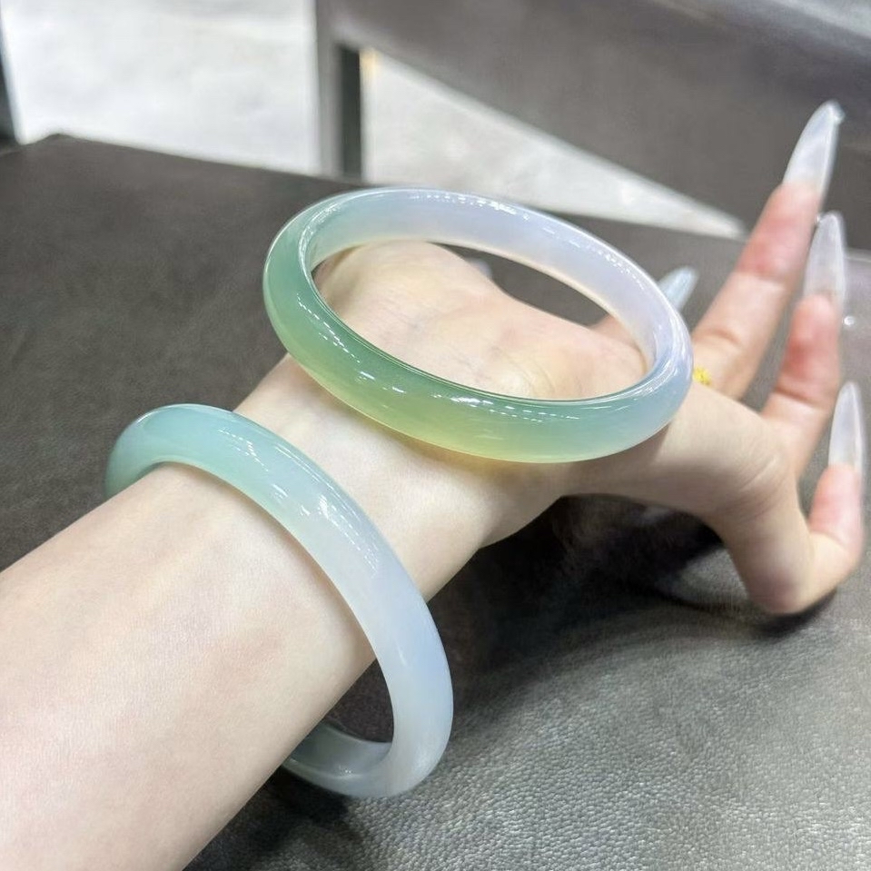 天然玛瑙玉髓 💚冰透半山水手镯