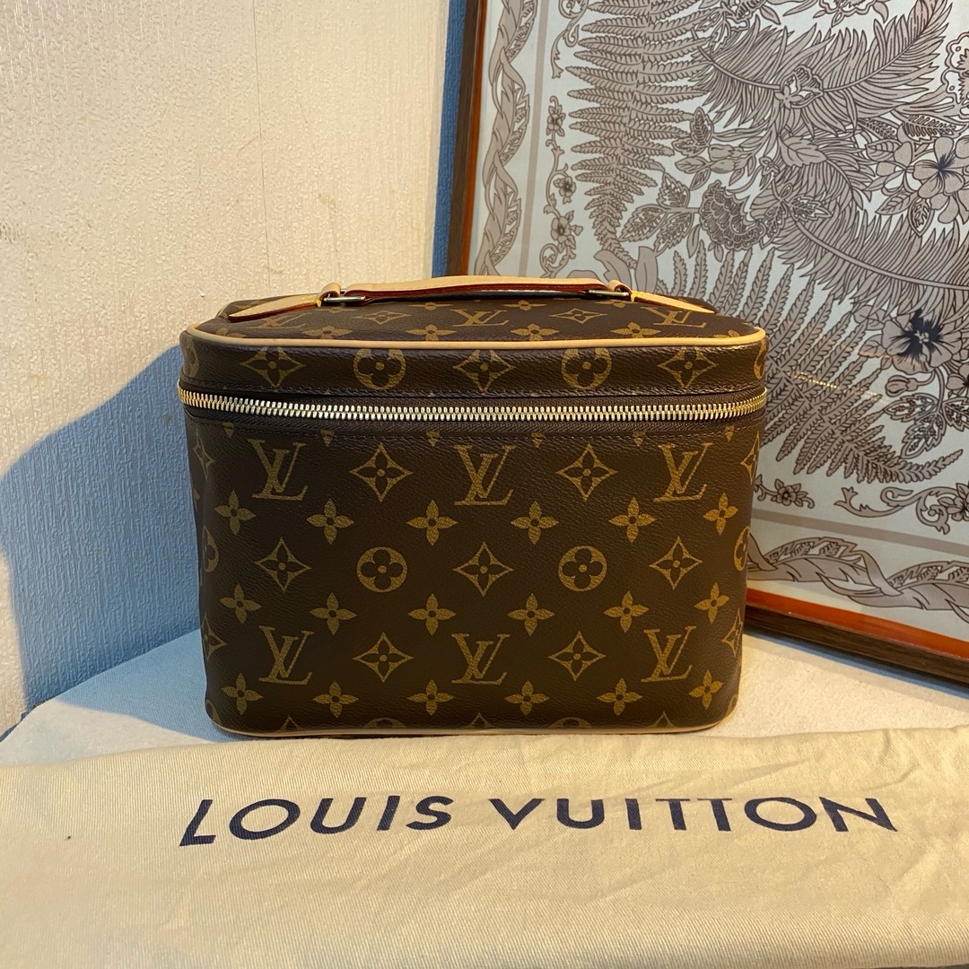 Pre owned LV Louis Vuitton Make up box