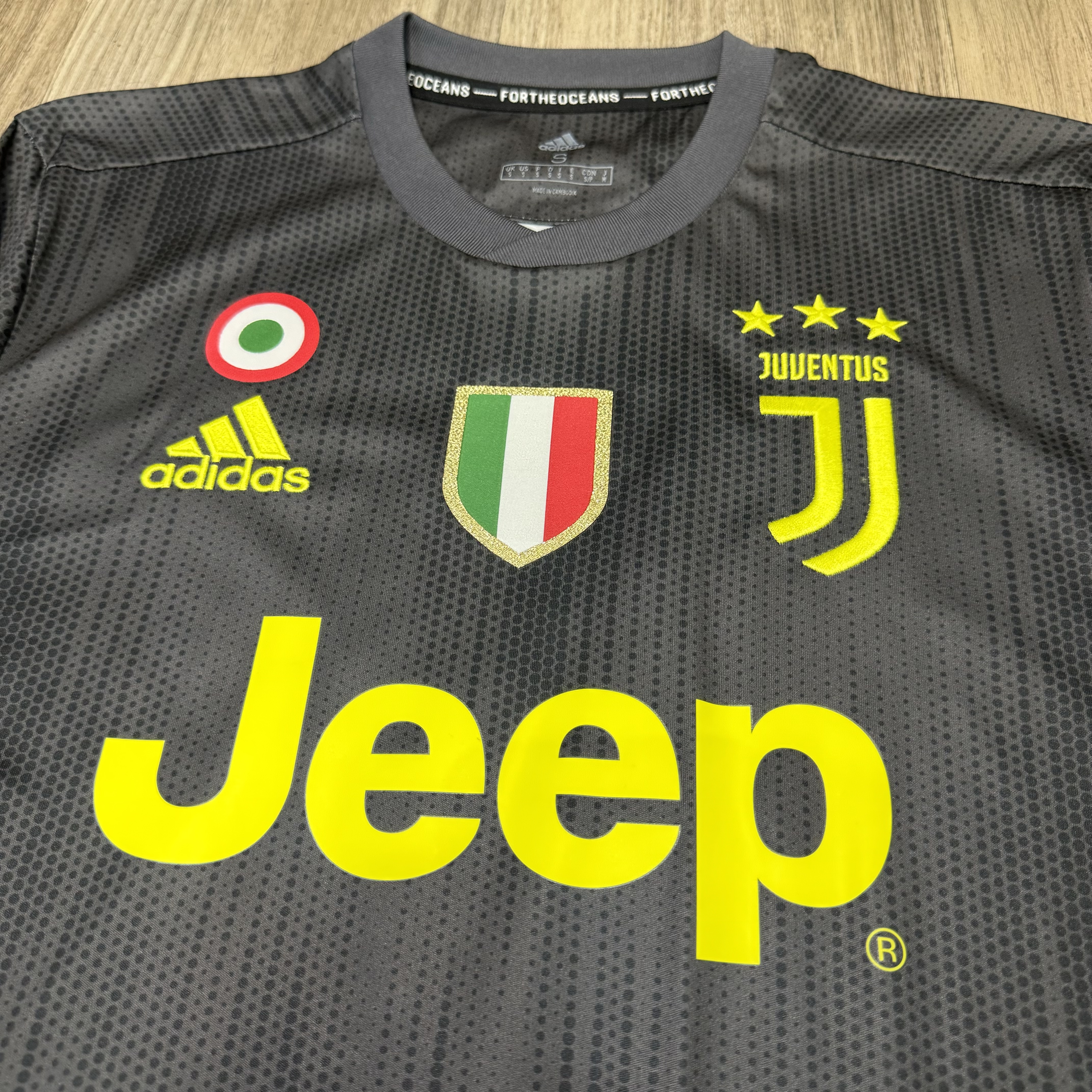 Juventus 18/19 away shirt #7 Ronaldo