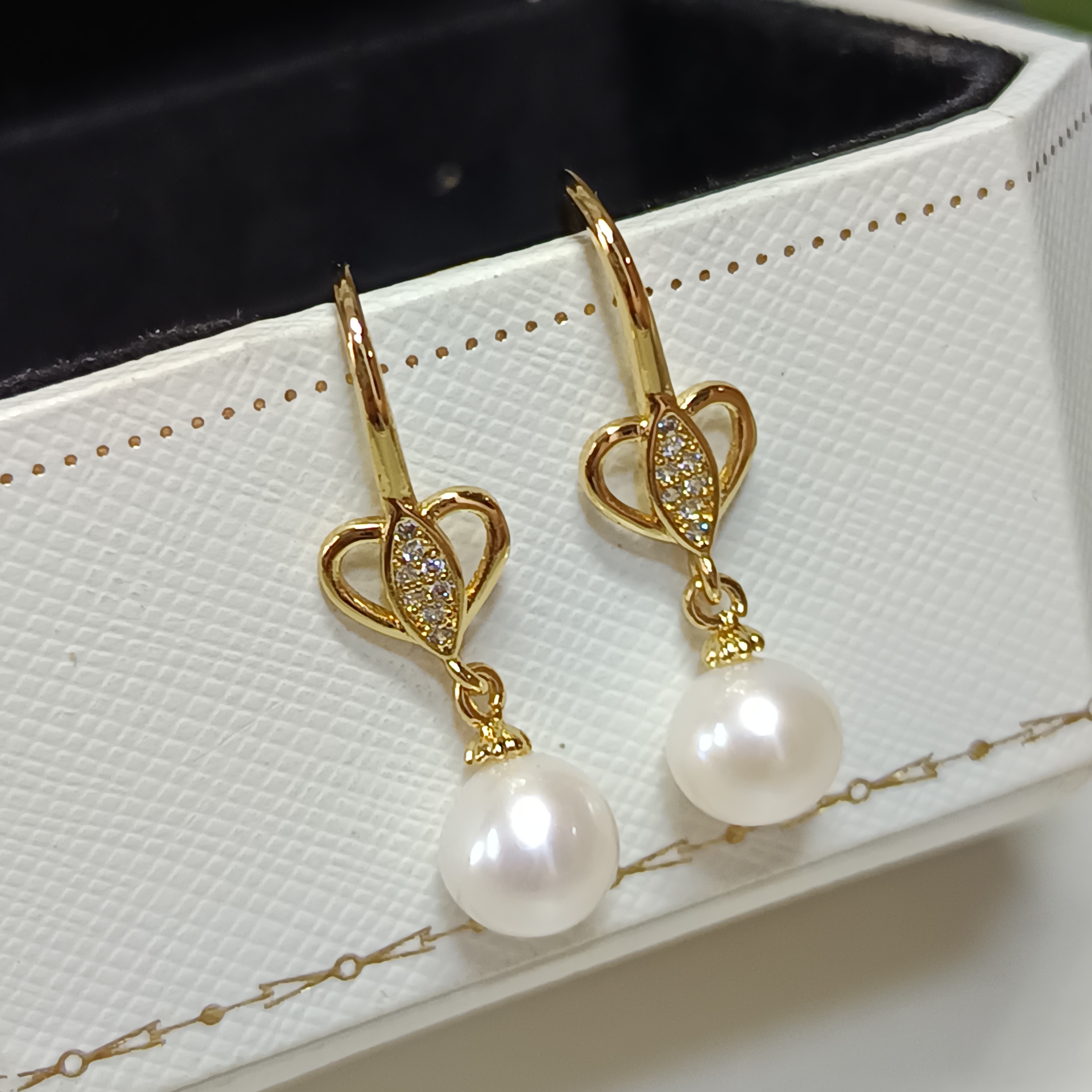 特價品‼️正圓強光淡水ak珍珠注金愛心耳勾