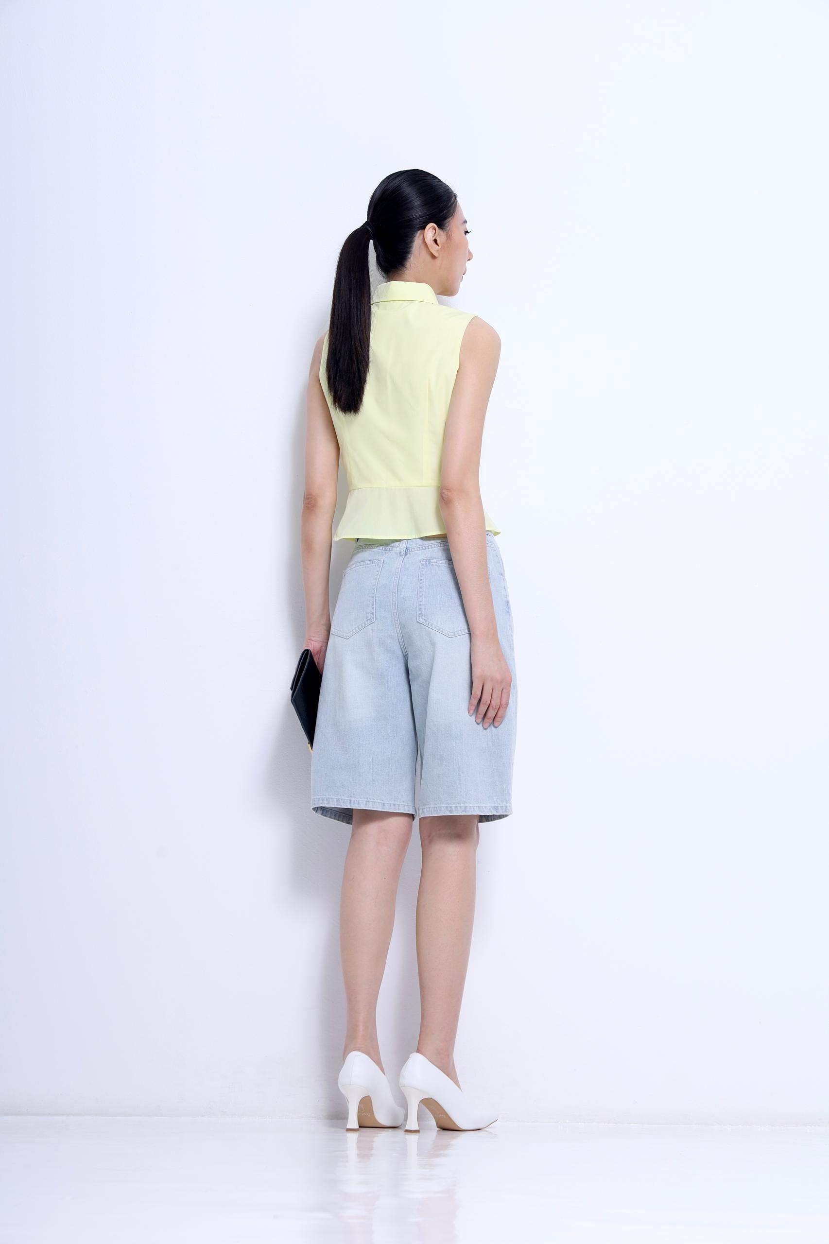CB2776 Sleeveless Peplum Collar Blouse