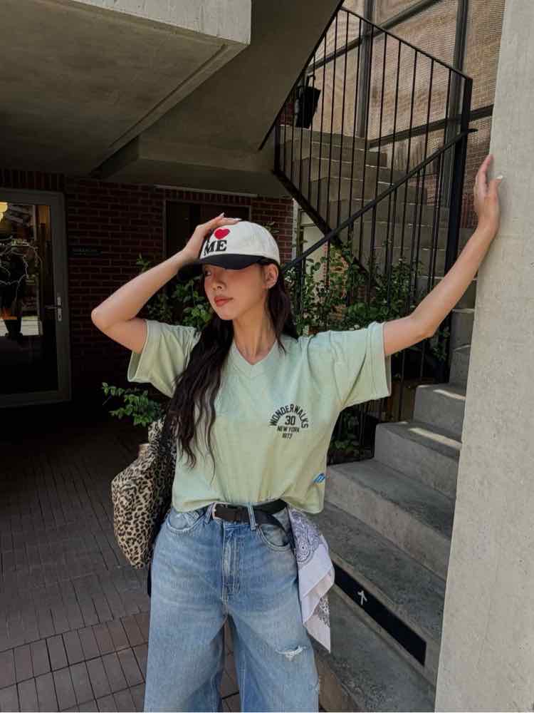 221209 WONDER WALKS 30 Tee