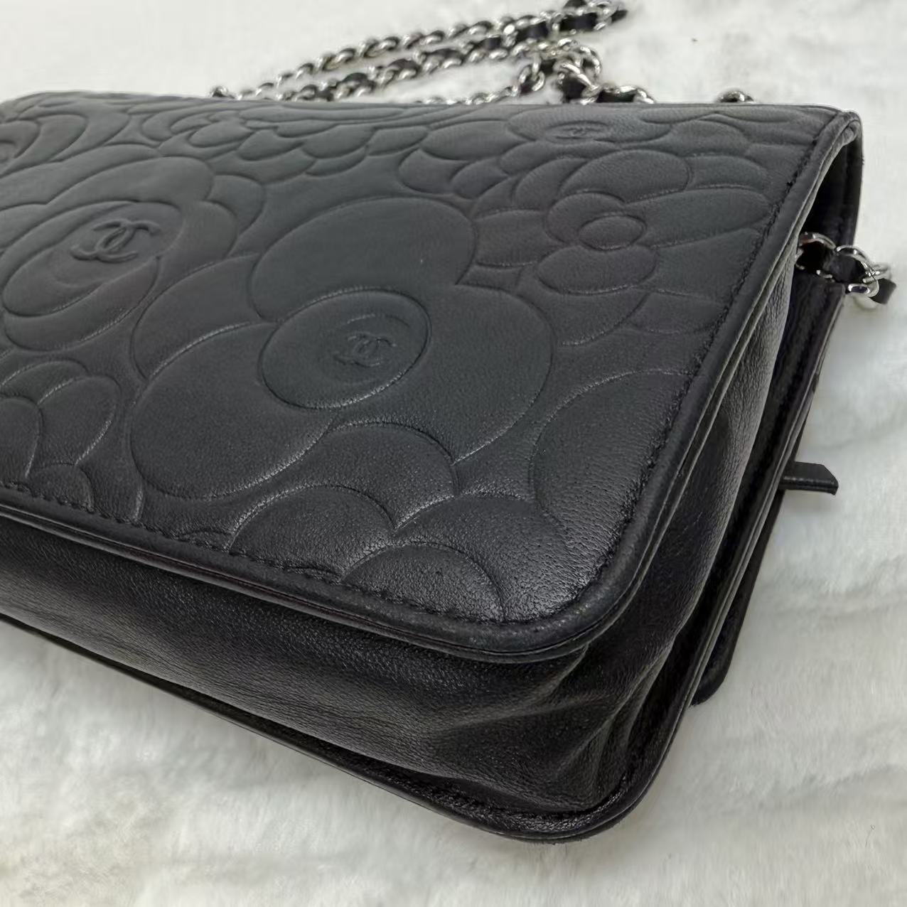Chanel香奈兒Woc發財包 黑銀 山茶花壓紋 緞面山羊皮 經典熱門爆款鏈條斜挎單肩包 16開帶黑卡