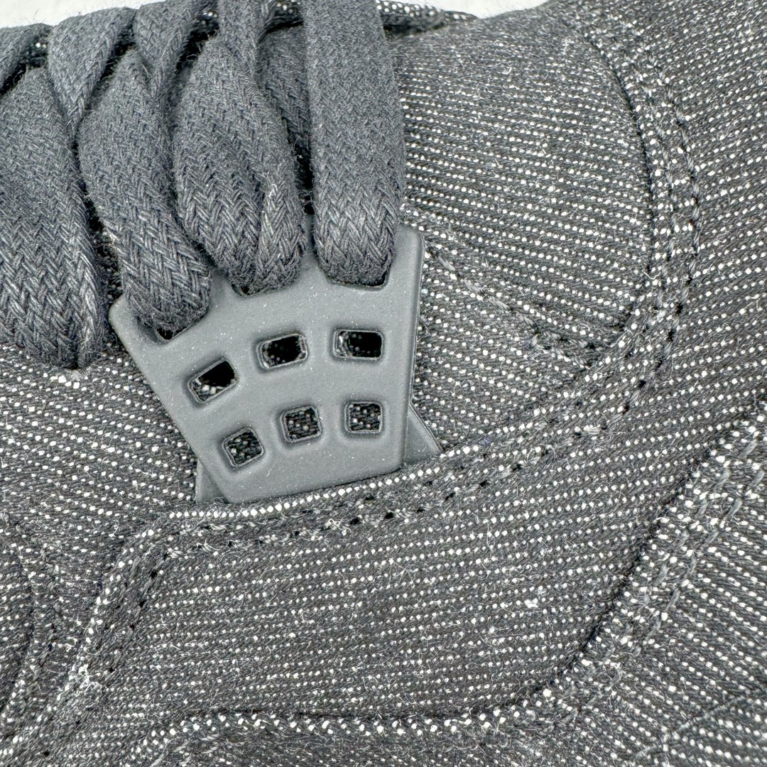 Levi's x Air Jordan 4 Retro 'White Denim' AO2571-001