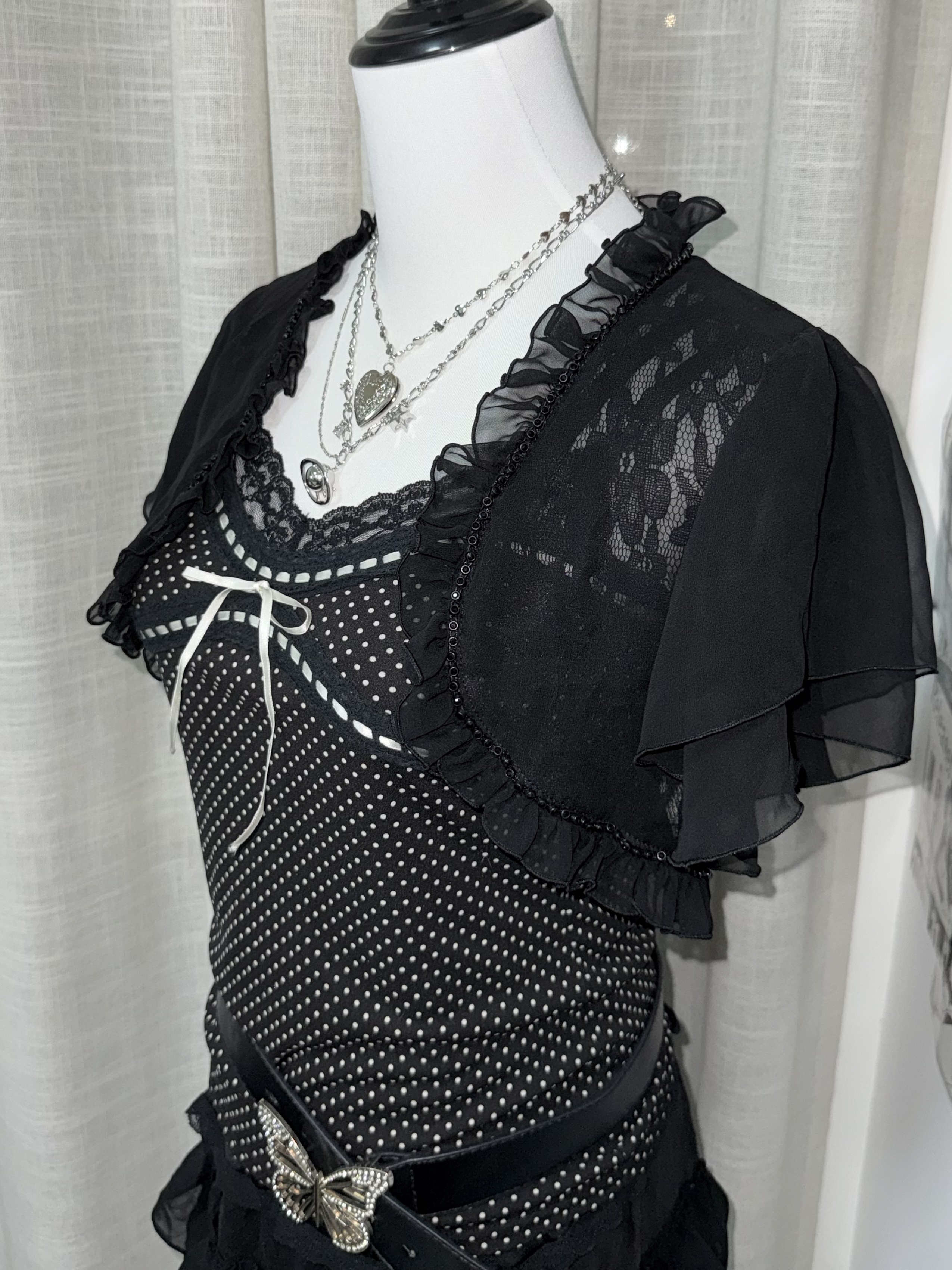 Dark Gothic Loli Lace Trim Shrug