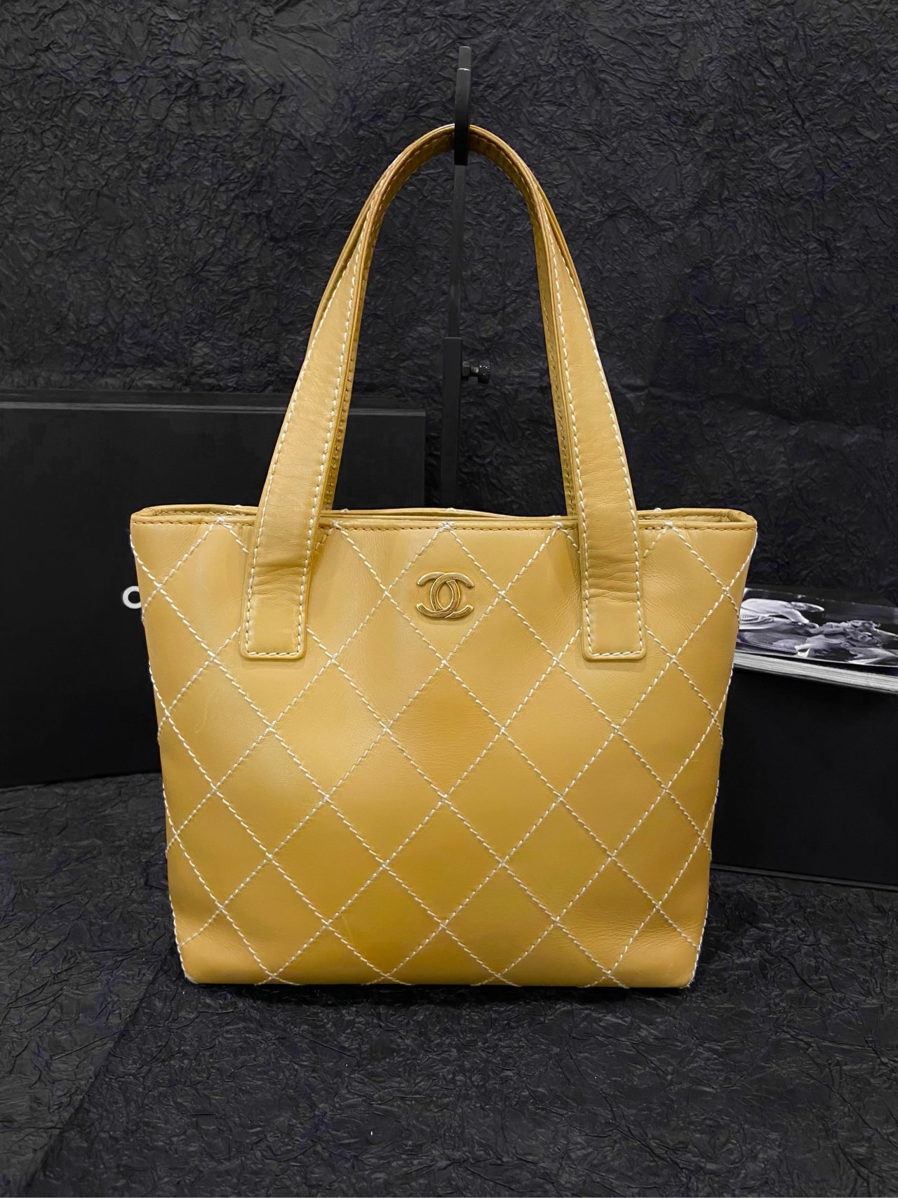 【預訂貨品】Chanel 牛皮外縫線薇薇安