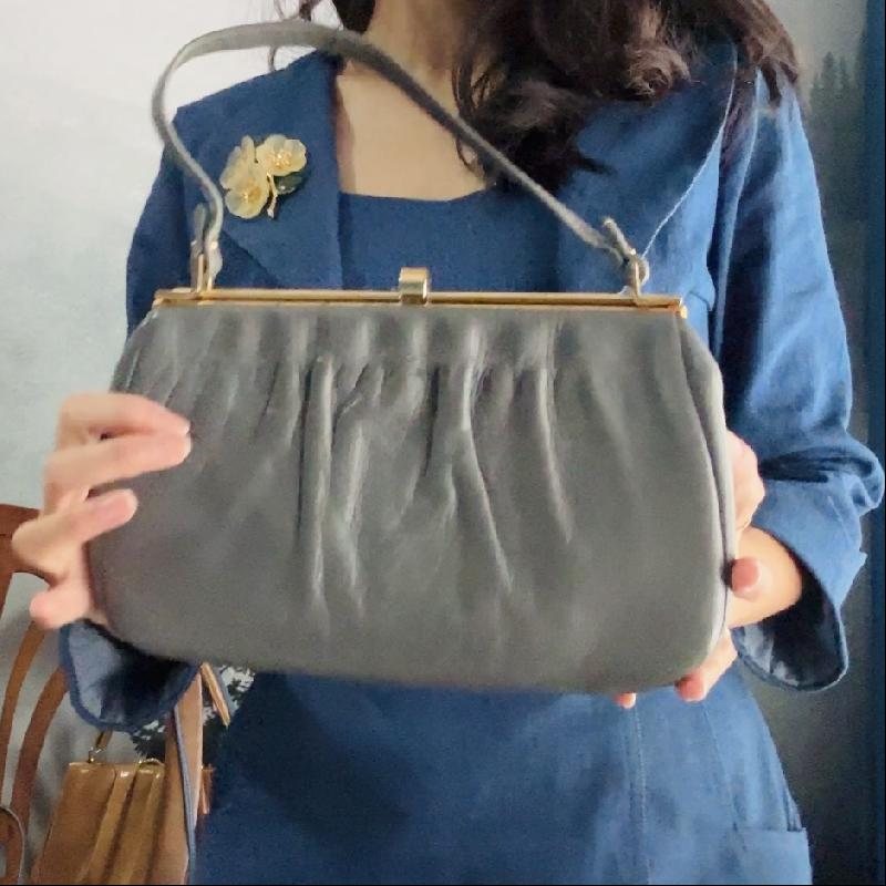 **Vintage C.a. 1960s American "Etra" Genuine Leather Handbag (MT2505 )