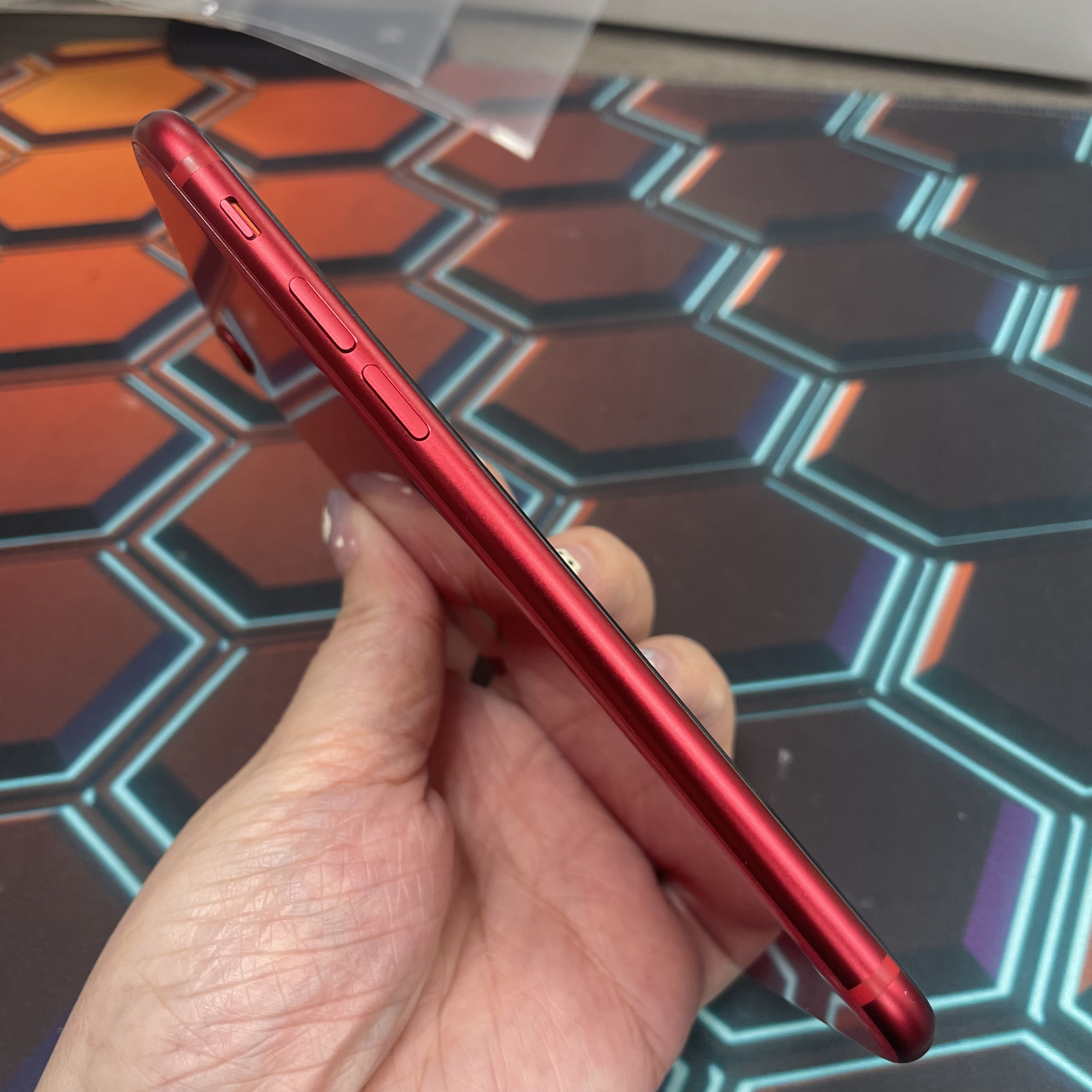 *6777 SE 2 勁靚機 64GB 電76 紅色 red