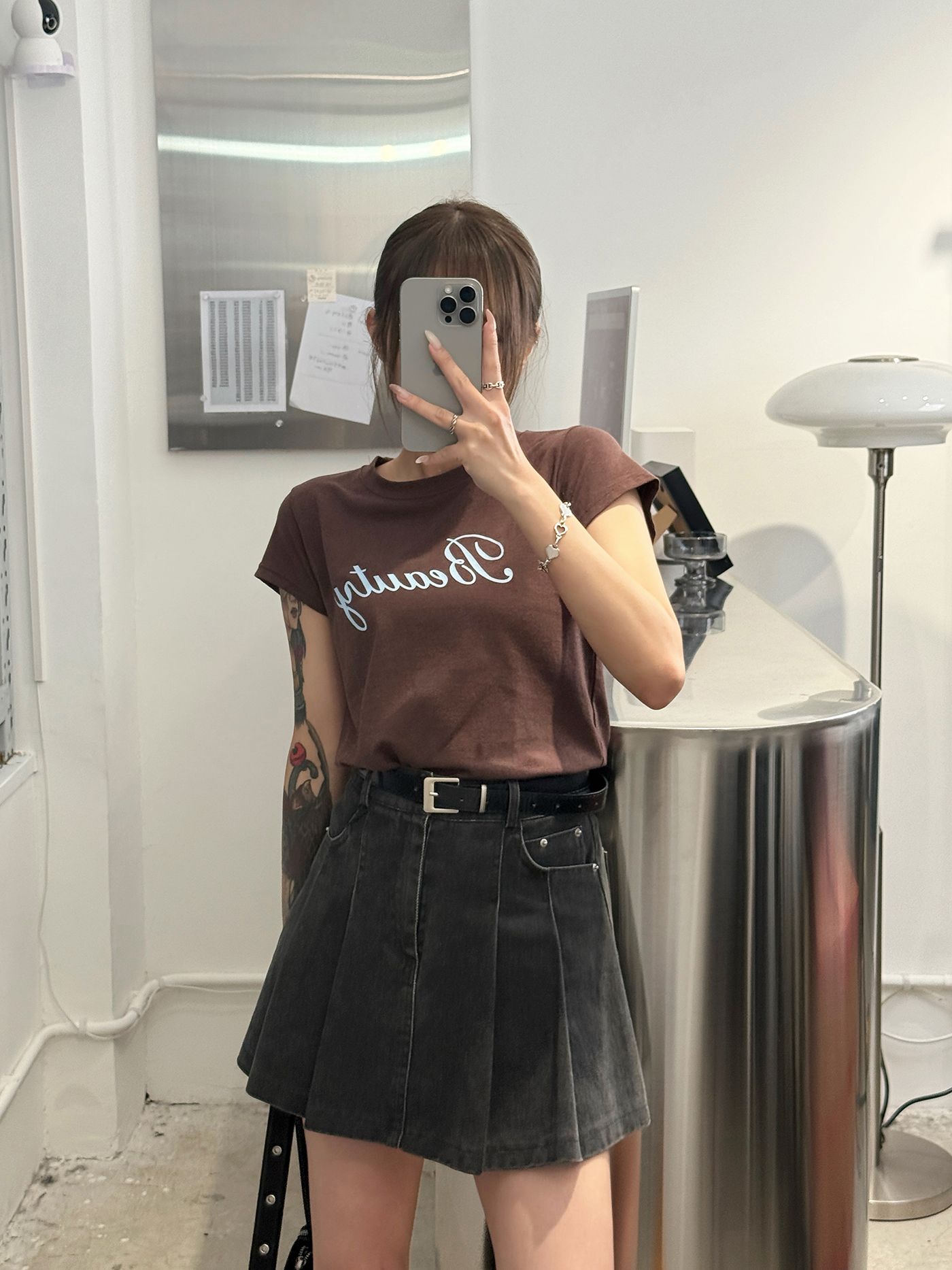 𝐒𝐭𝐫𝐞𝐭𝐜𝐡𝐲 𝐜𝐨𝐧𝐭𝐫𝐚𝐬𝐭 𝐥𝐨𝐠𝐨 𝐟𝐢𝐭𝐭𝐞𝐝 𝐭𝐨𝐩