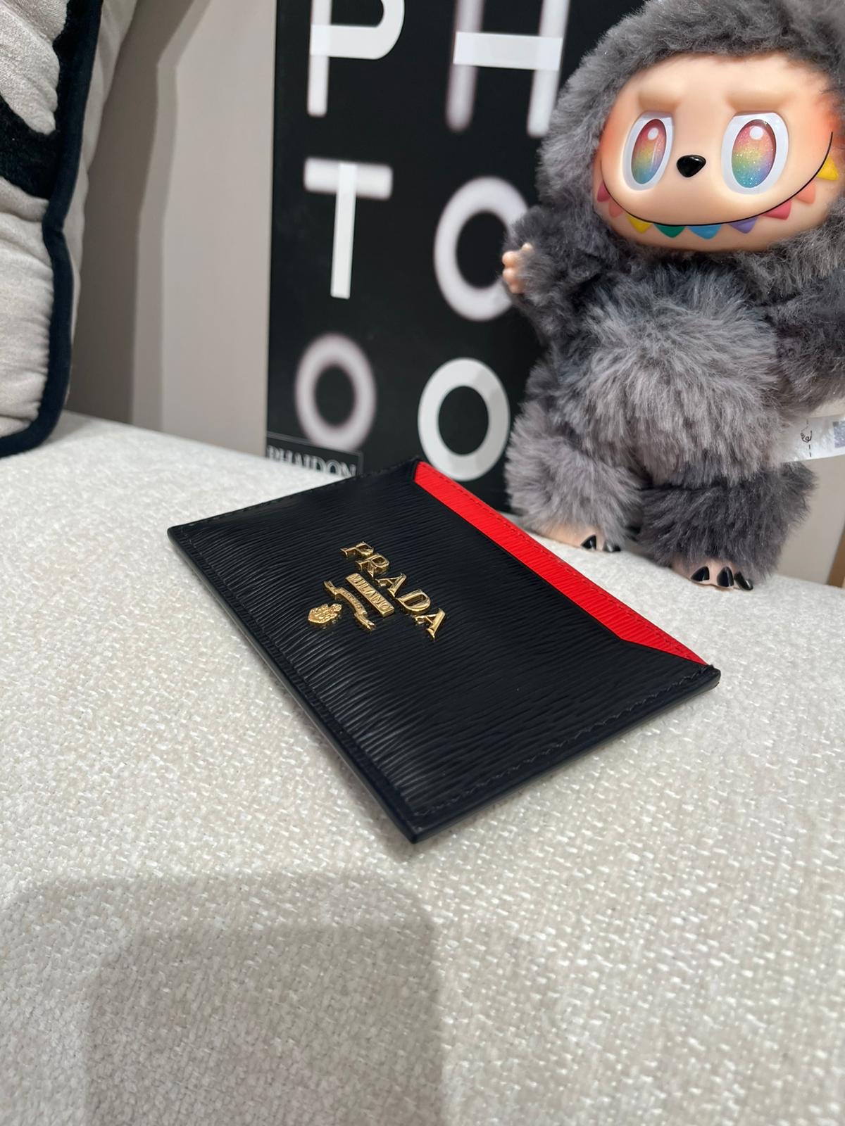 Prada Card Holder 十字紋牛皮100%Authentic, 99%New