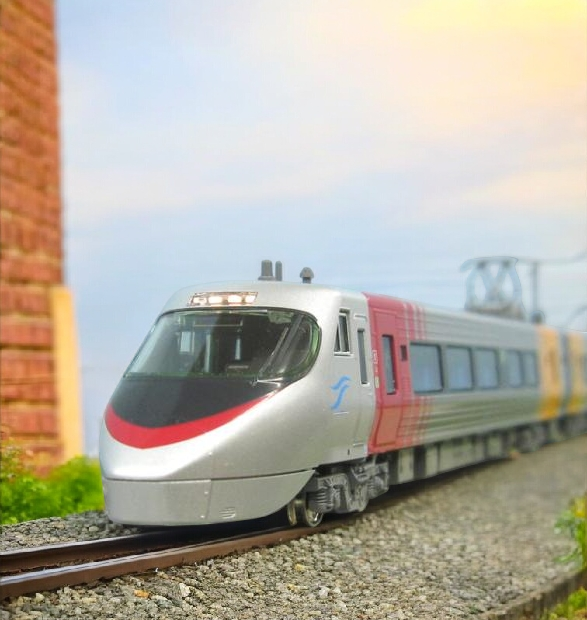 Kato JR四國8000系列特快列車“潮風石錘號”