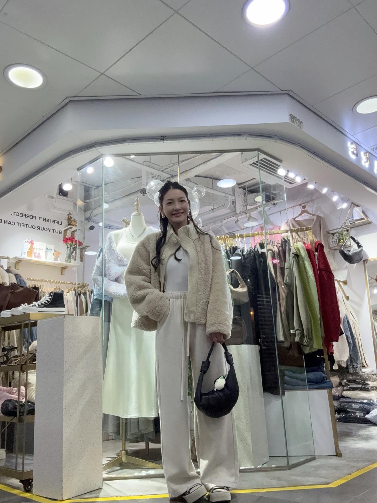 拼冷羊羔毛外套