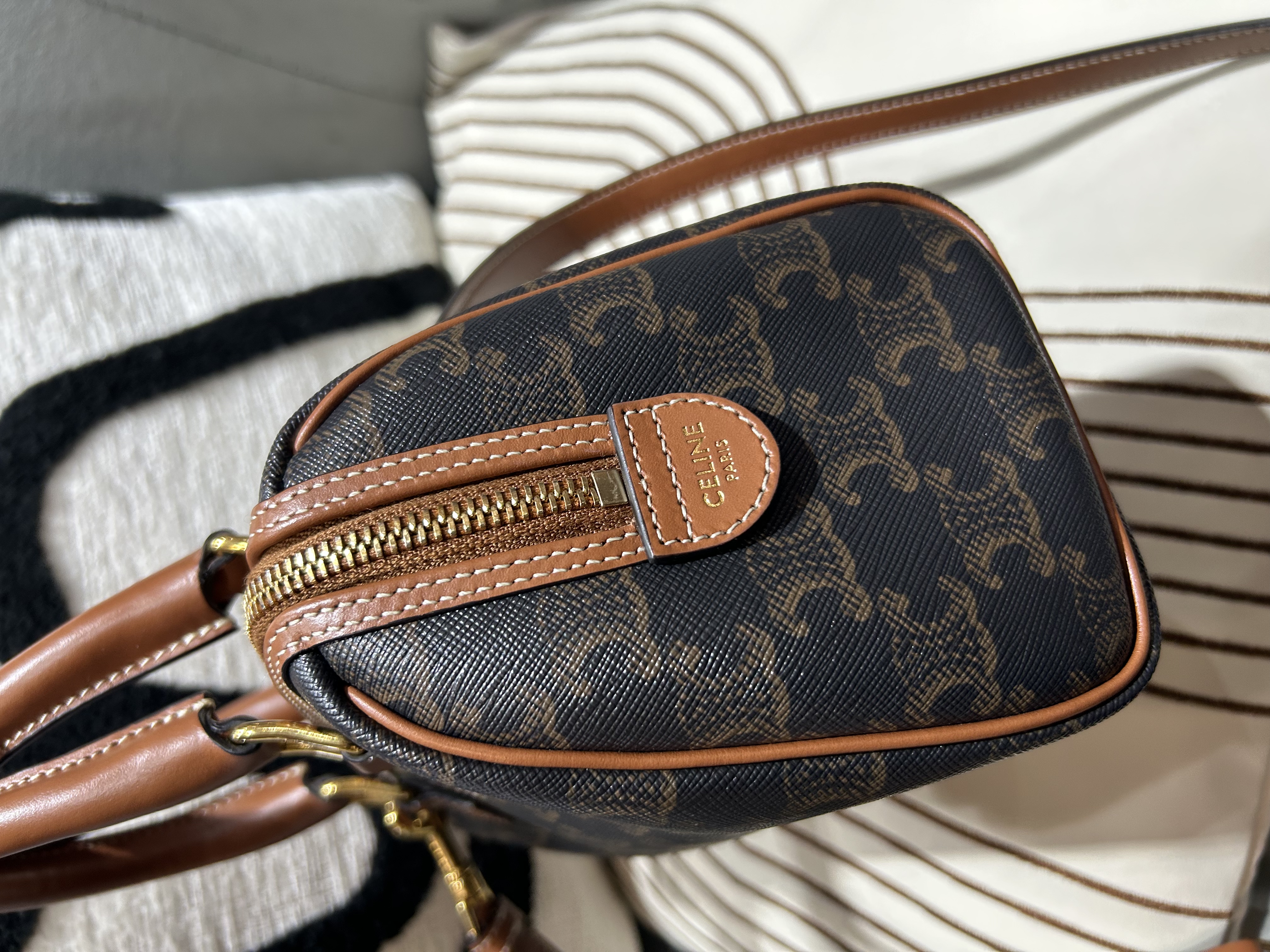 CELINE Triomphe Small Boston 2 way bag 100%Authentic, 98%New✅Strap ✅Dust bag