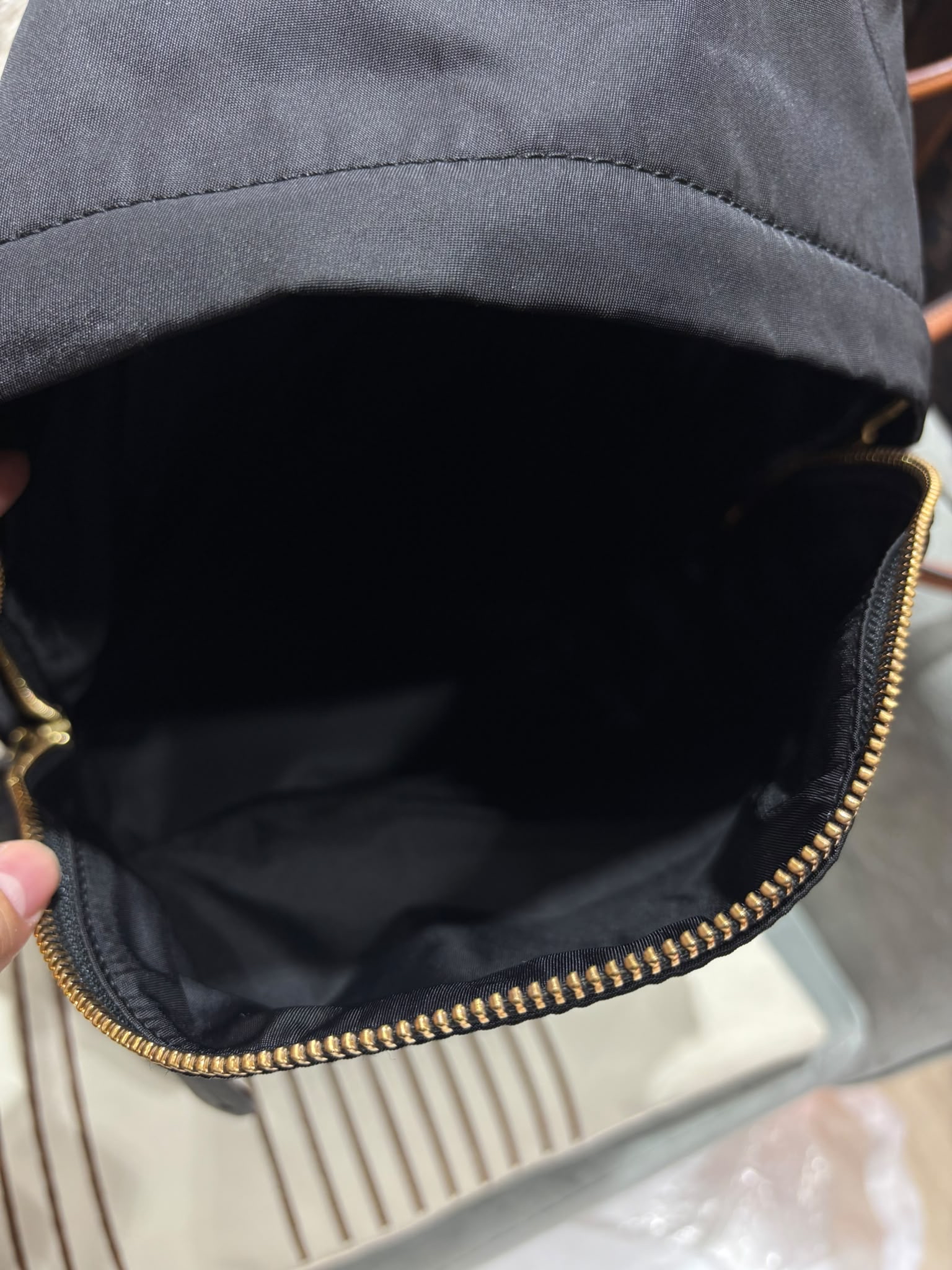 Anya Nylon Backpack Black 100%Authentic, 98%new ✅shopping bag 