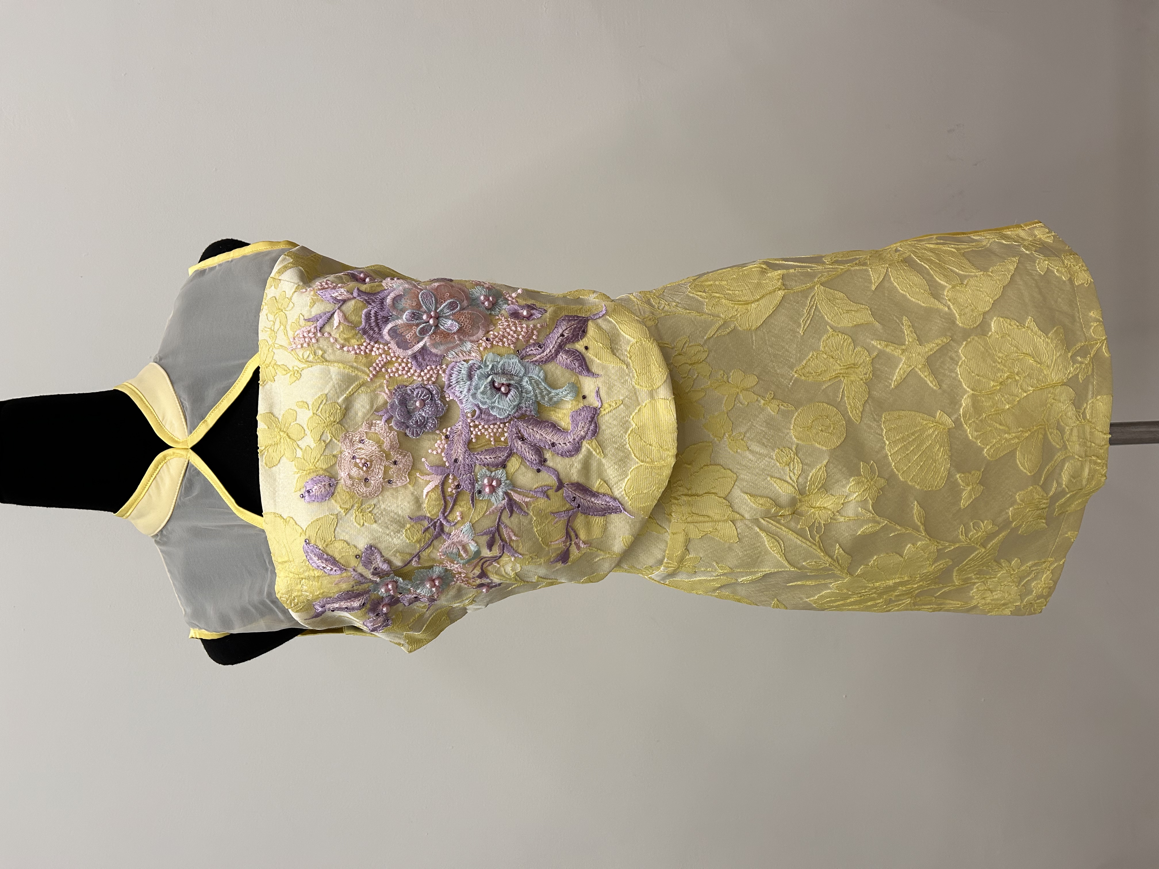 585.WB Lace Sleeveless Top + Skirt