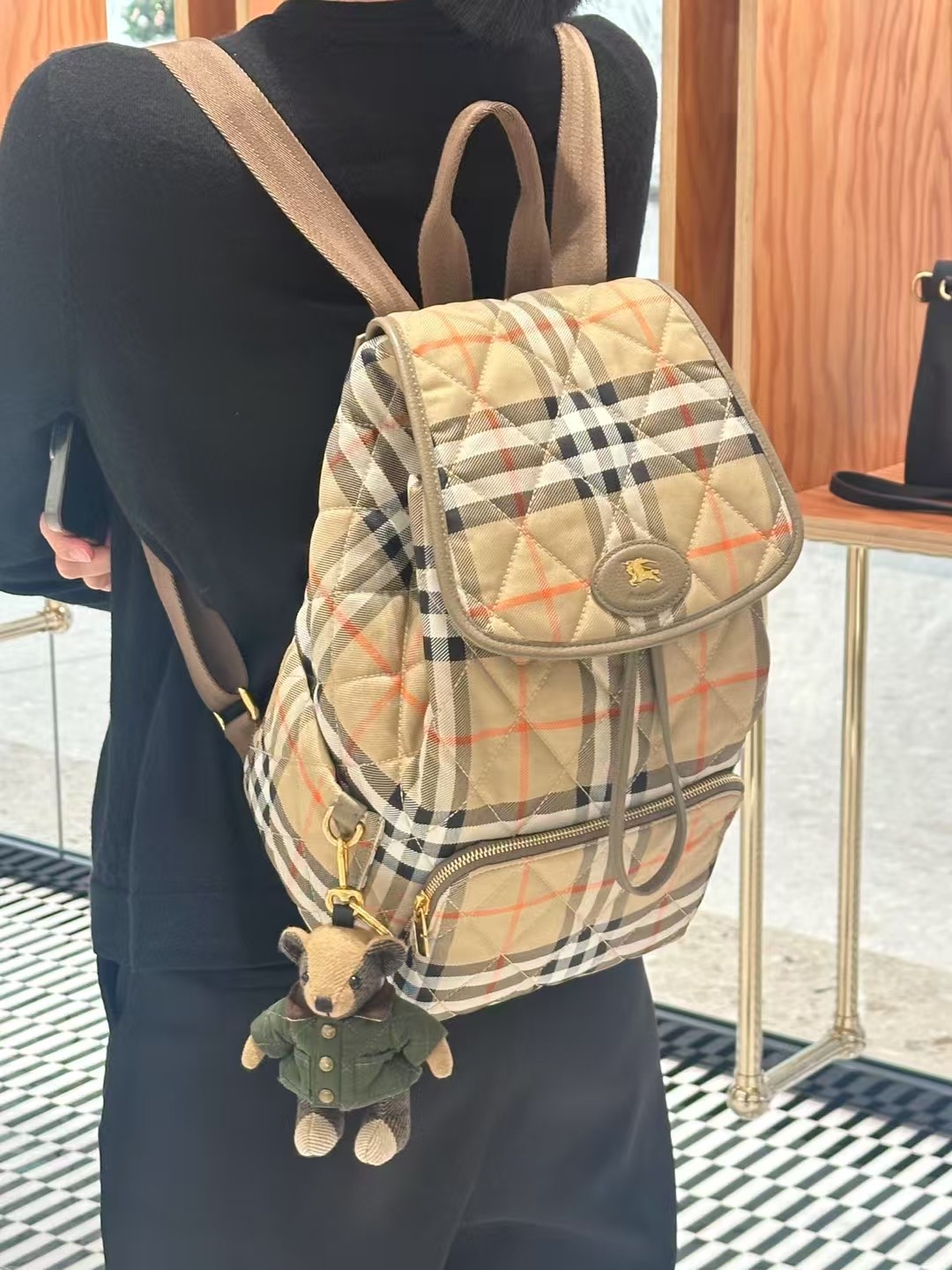 Outlet 預訂 Burberry 經典格紋布背包