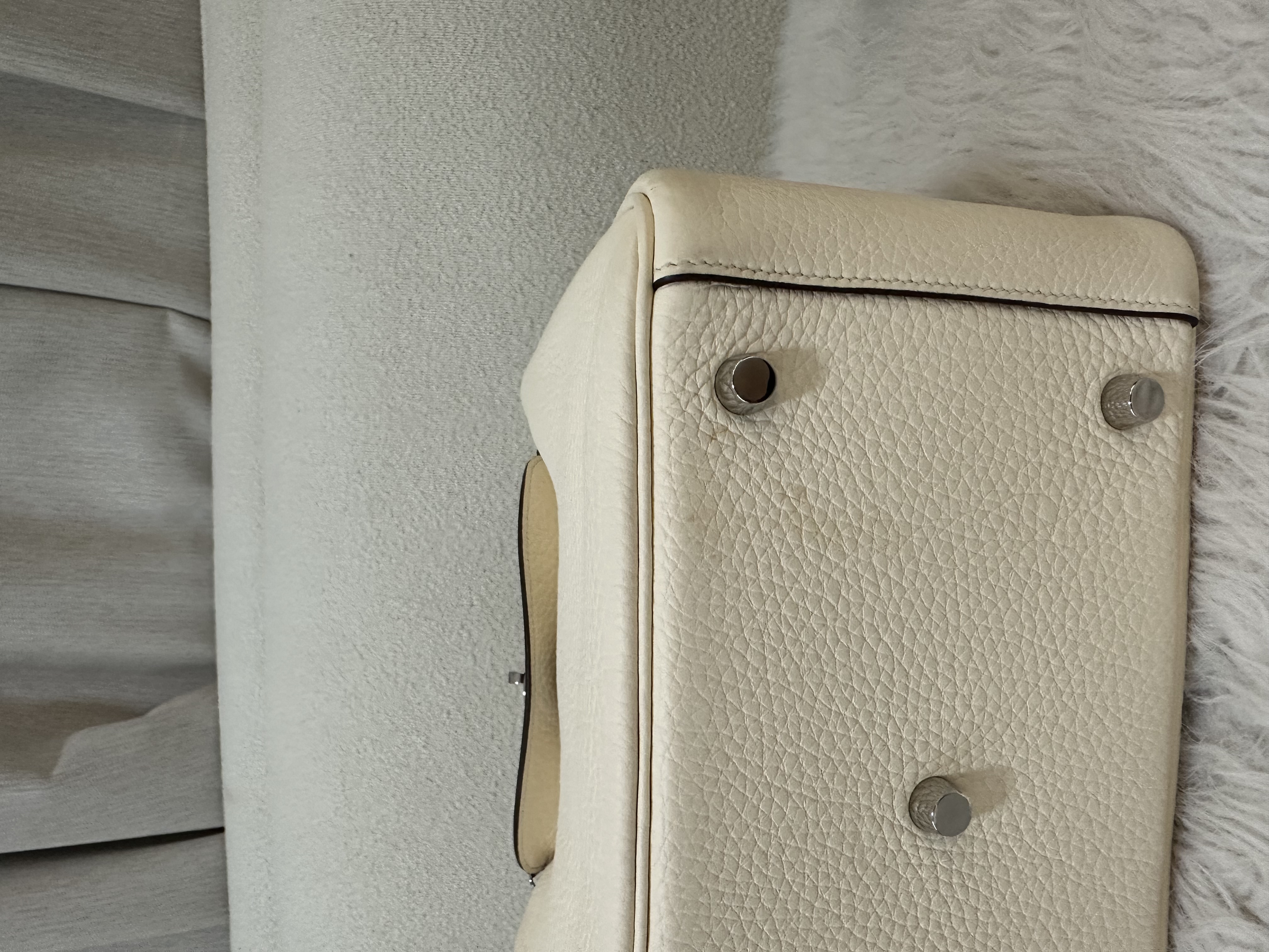 Pre-owned Hermes Lindy 26/ Stamp U/ Product Code: 26022118