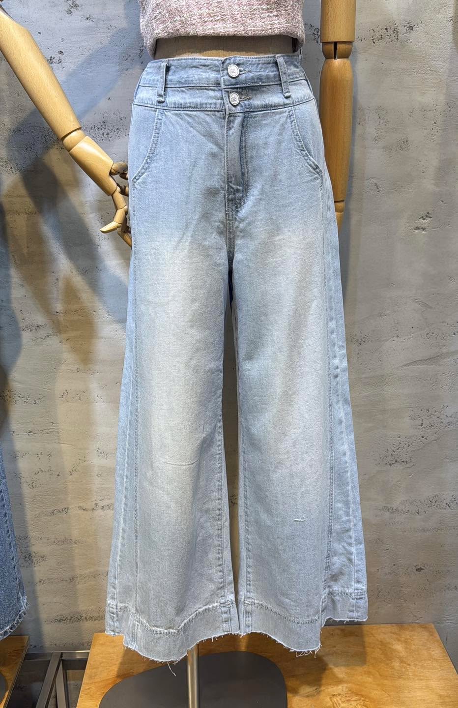 雙鈕斜骨闊牛仔褲