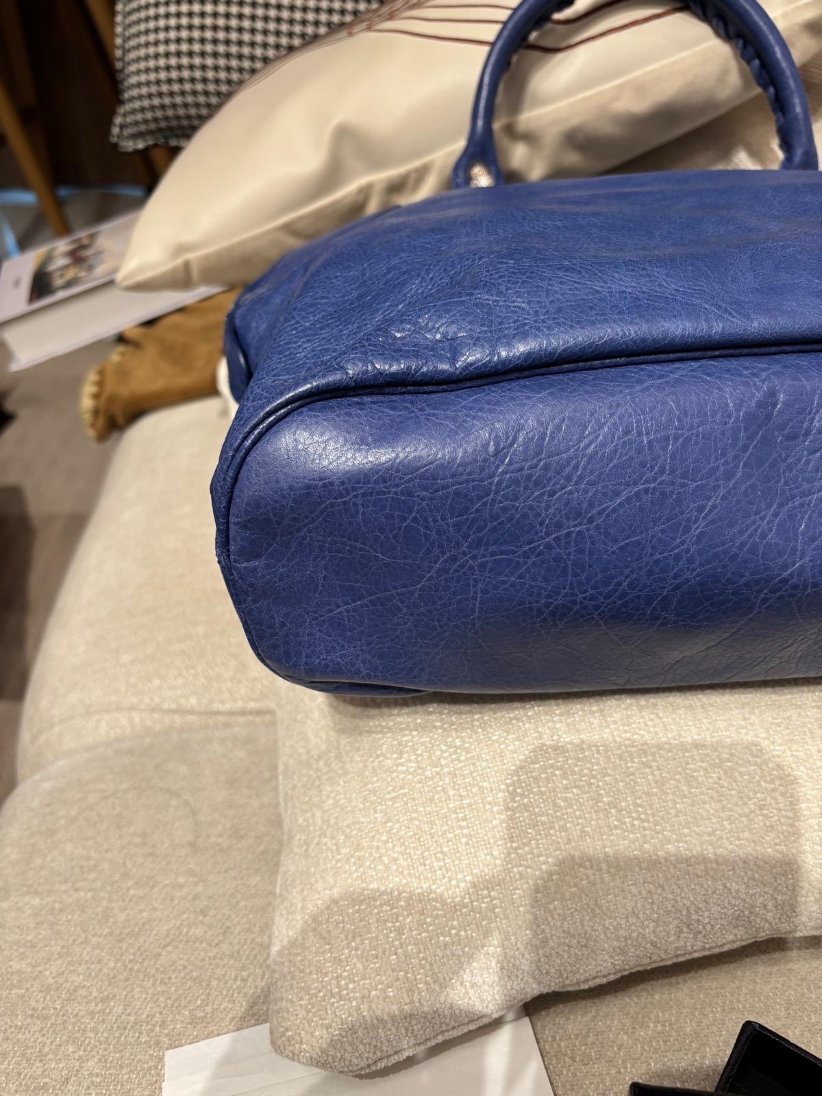 Balenciaga The Gaint City handbag 303281 Calfskin 100%Authentic, 98%New ✅mirror ✅Booklet✅Dust bag