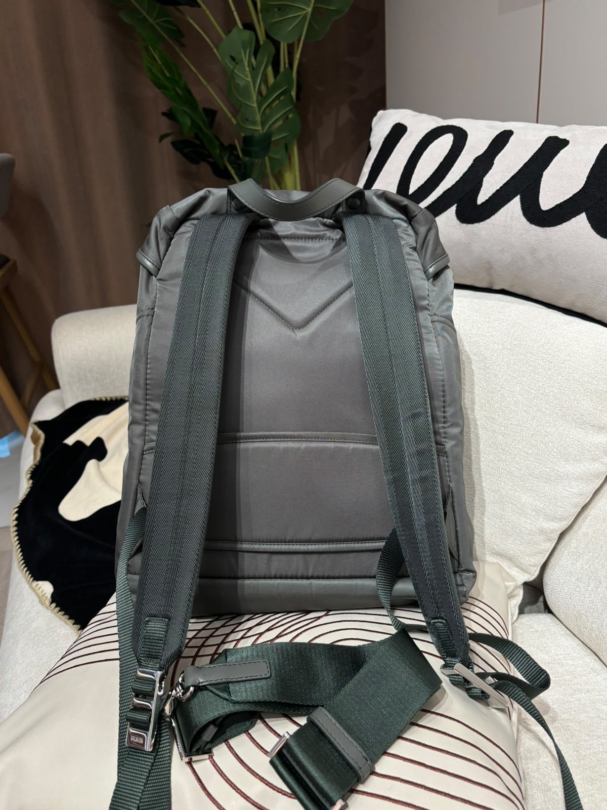 PRADA Re-Nylon Backpack 2VZ108_2DW3_F0002_V_DYO 100%Authentic, 99%New 未使用品 ✅Strap✅Dust Bag