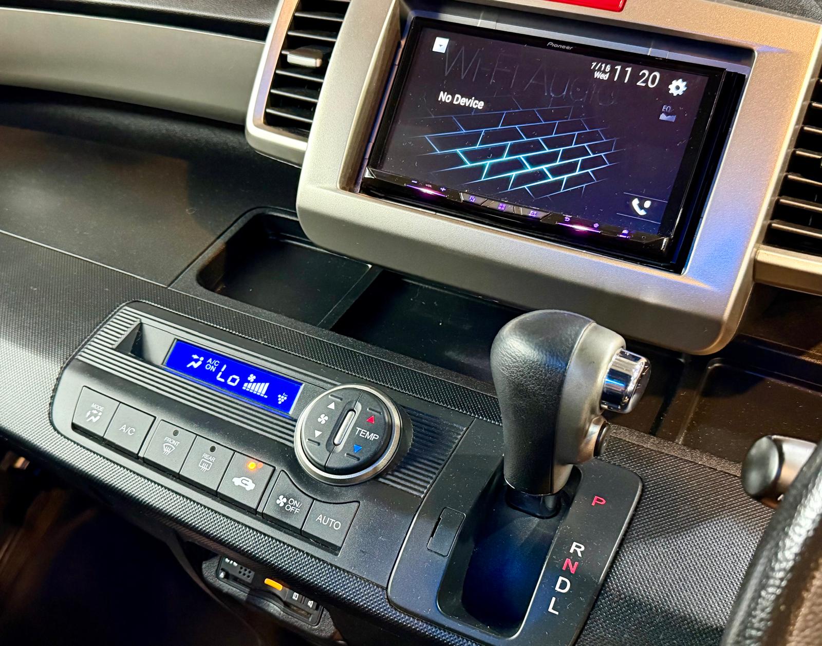 Honda Freed SPIKE Hybrid 2013