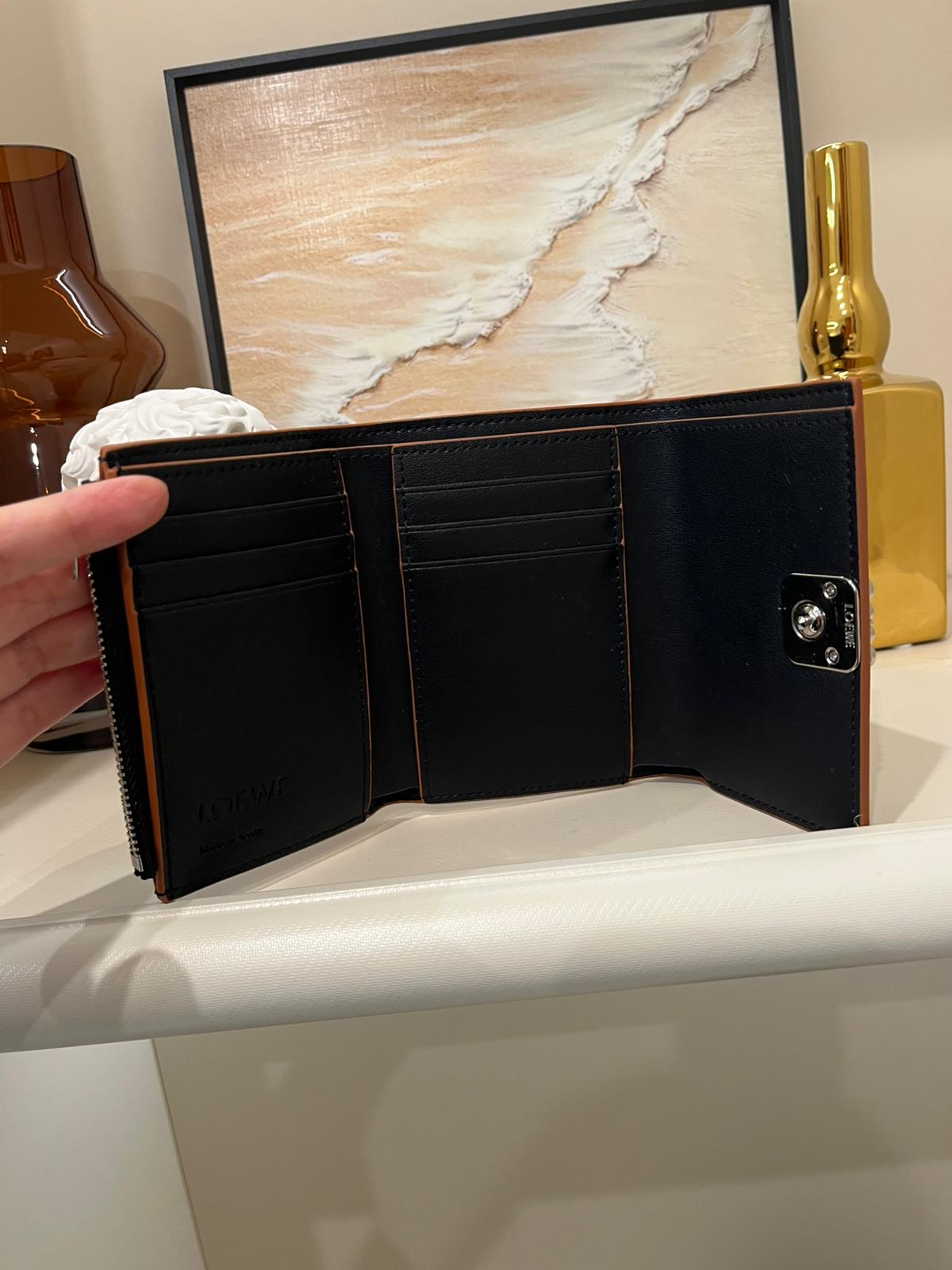 Loewe Wallet calfskin 98%new ✅dust bag 