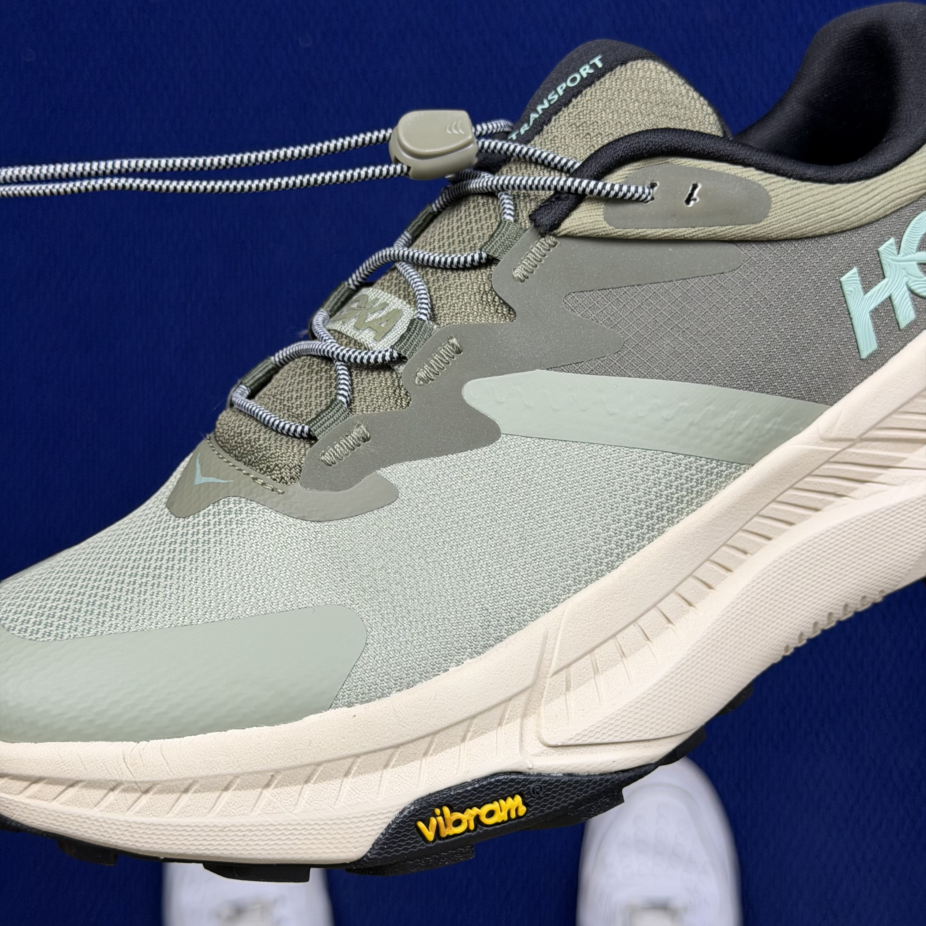 Hoka One One Transport
