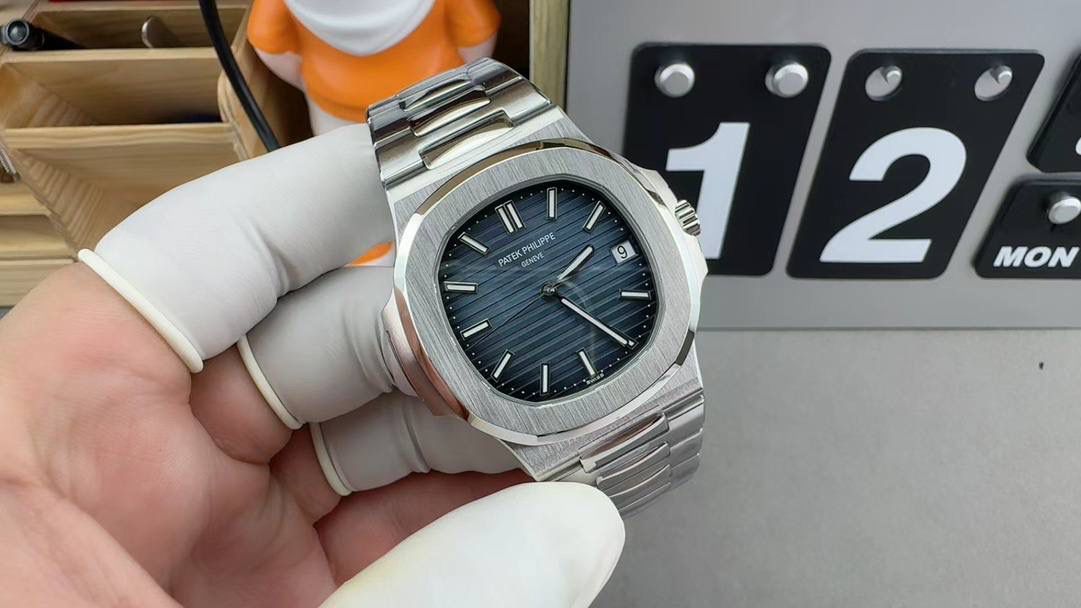 鹦鹉螺5711灰盘胶带胶带款/40mm*8.3mm/Cal.324一体机😍💯🤍