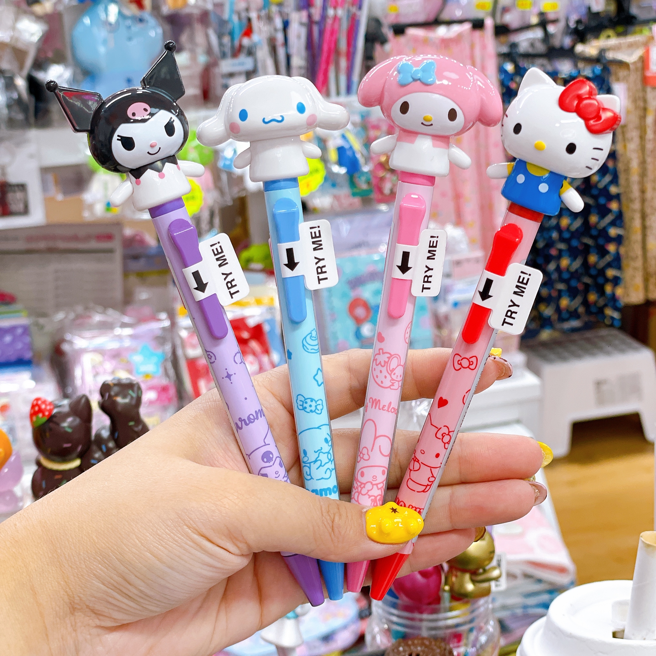 日本直送sanrio 可活動黑色原子筆