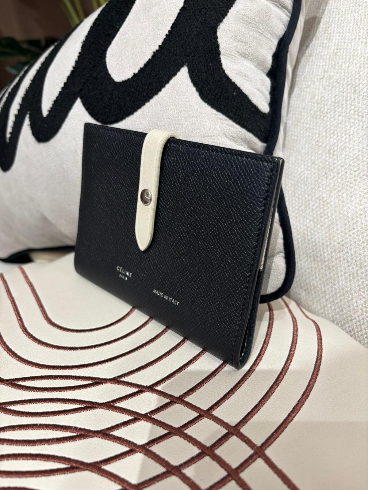 Celine Passport Case 粒粒牛皮 100%Authentic, 99%New ✅Dust bag