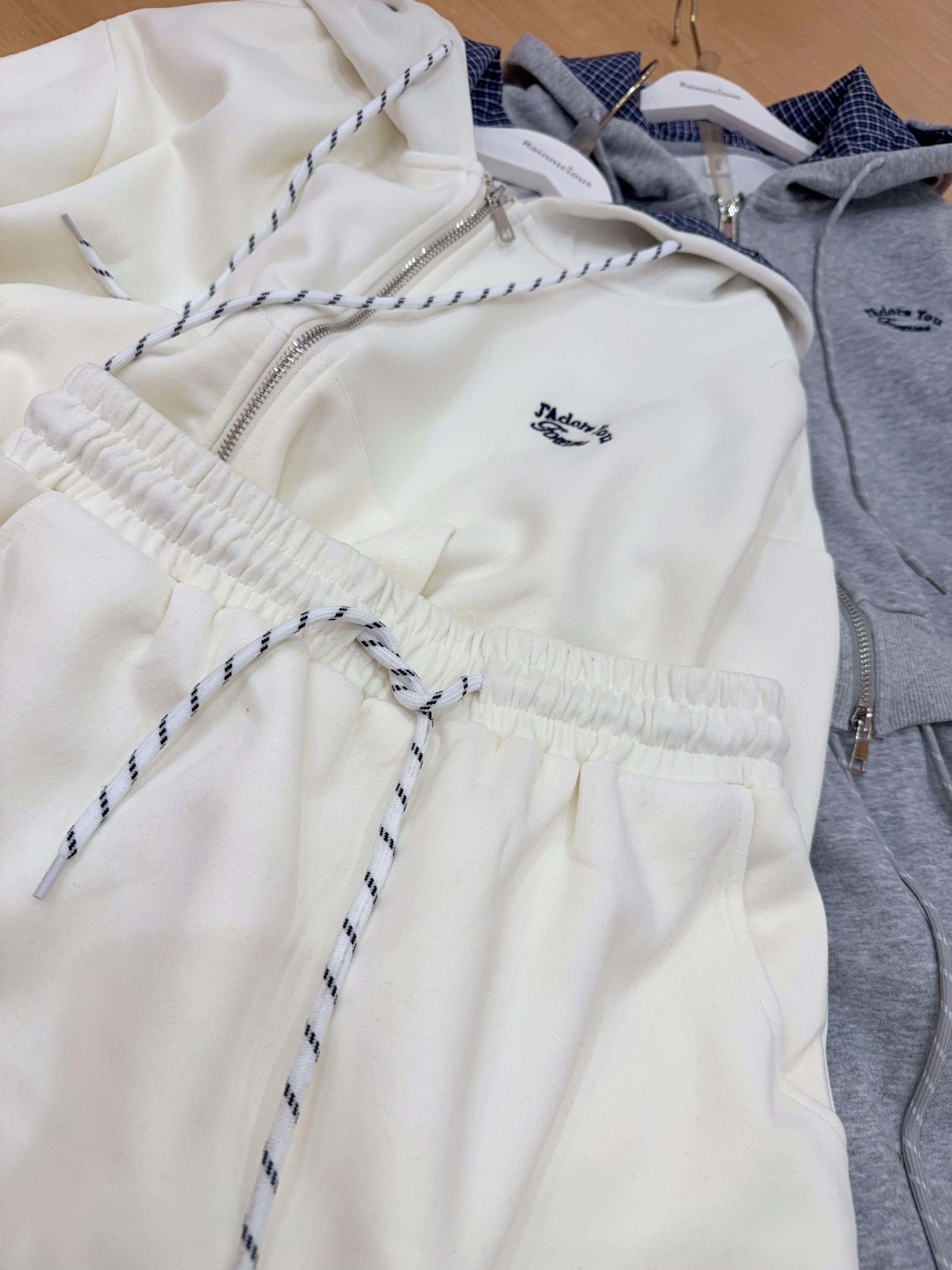 韩系格纹连帽外套上衣+半身短裙两件套 R2817