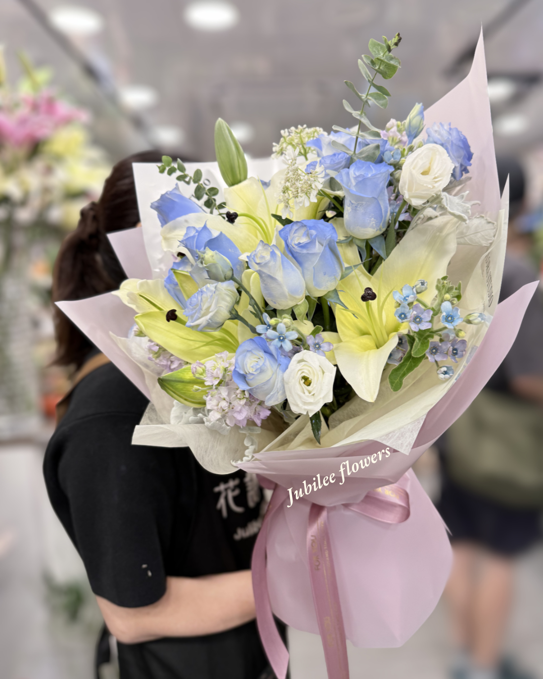碎冰藍玫瑰 · 百合花束