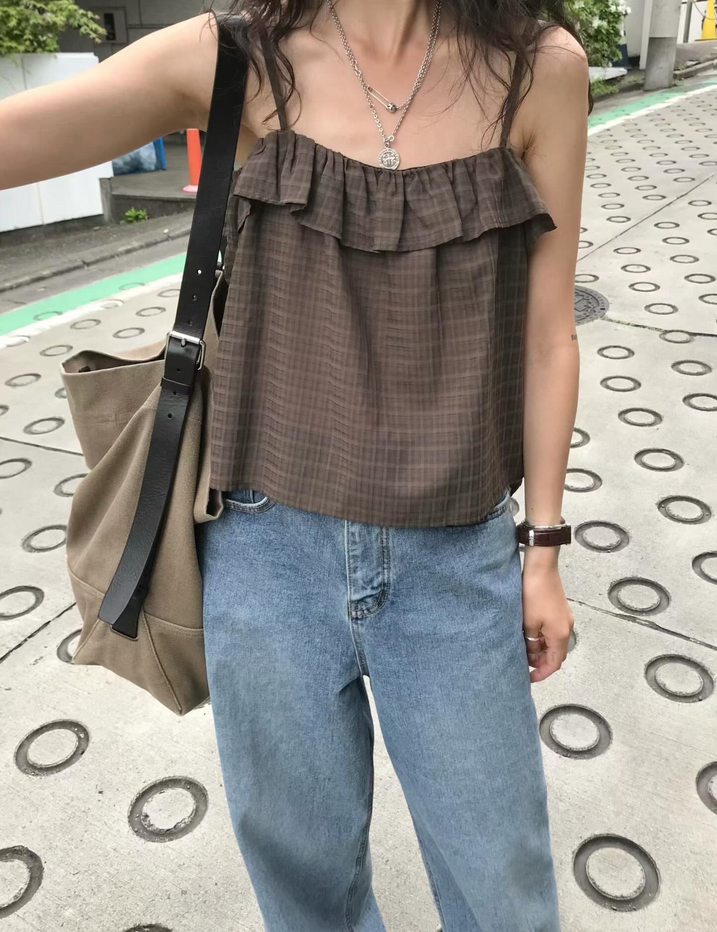 韓系荷葉邊微透格紋吊帶背心