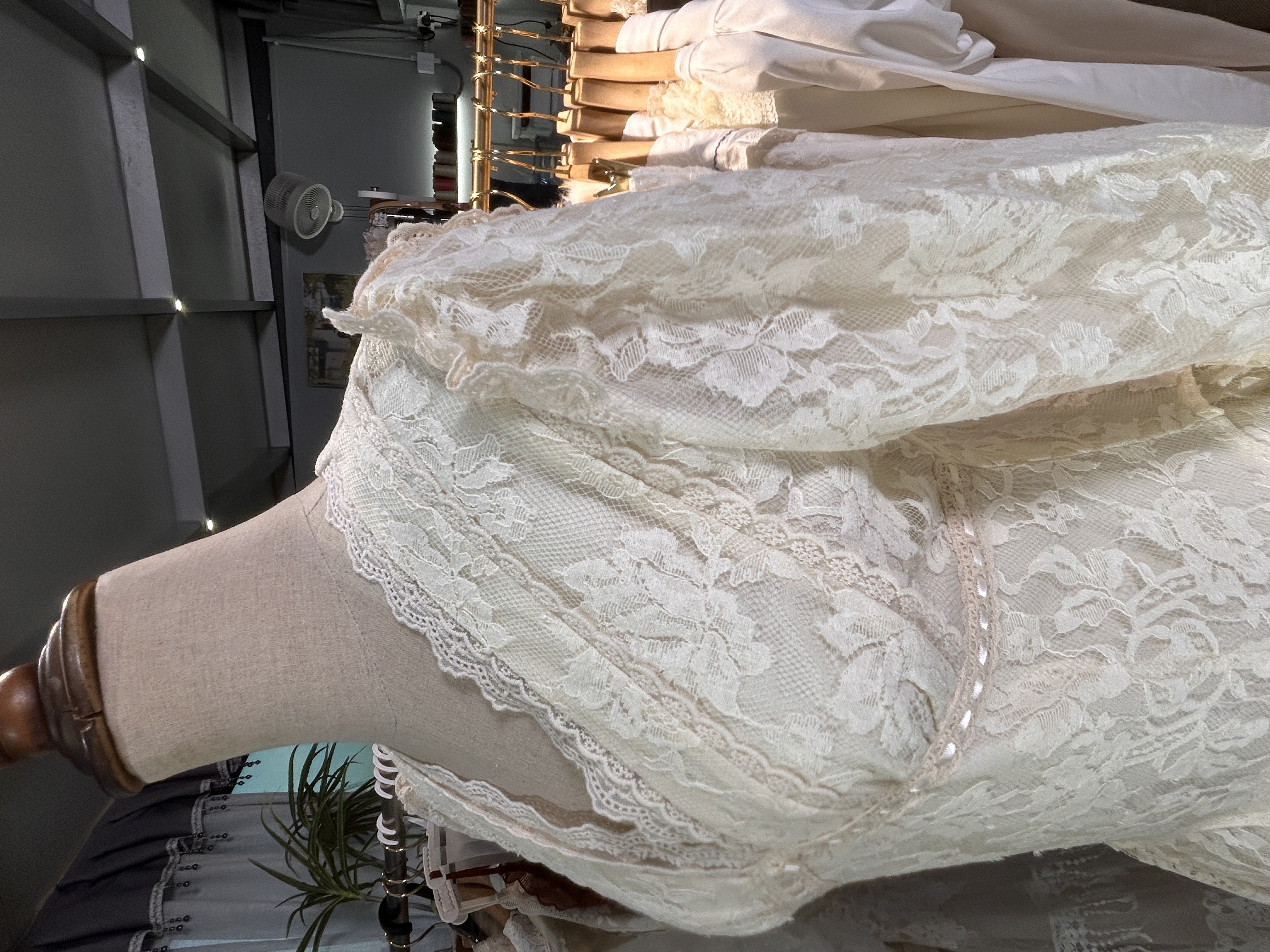 復古蕾絲迷你連身裙  